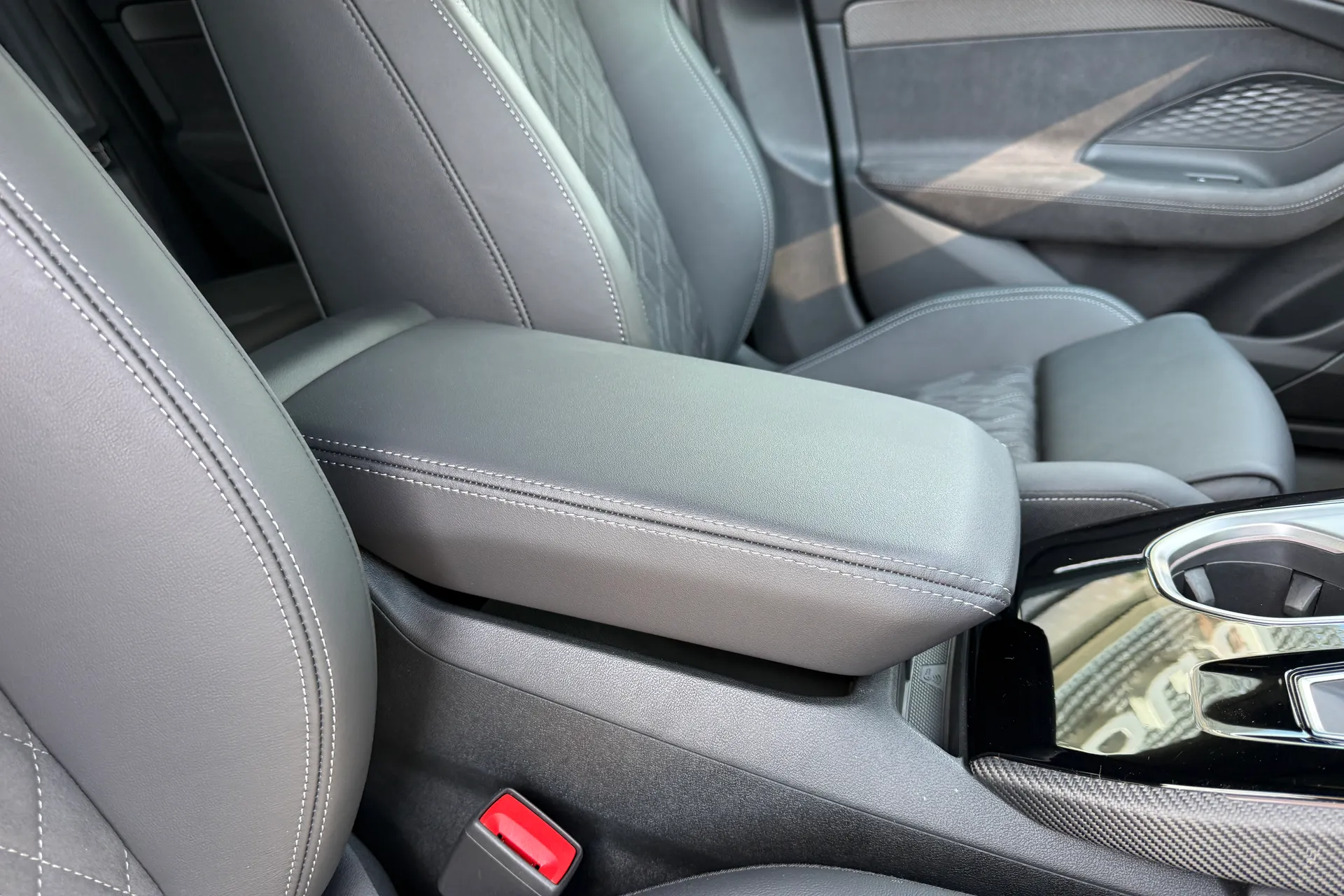 Audi A6 thumbnail image number 32
