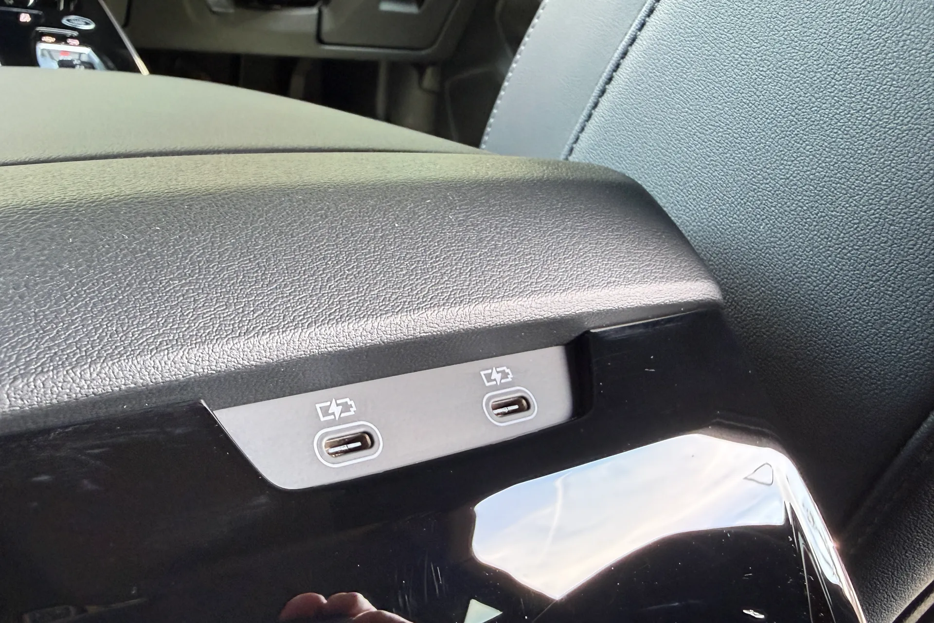 Audi A6 thumbnail image number 43