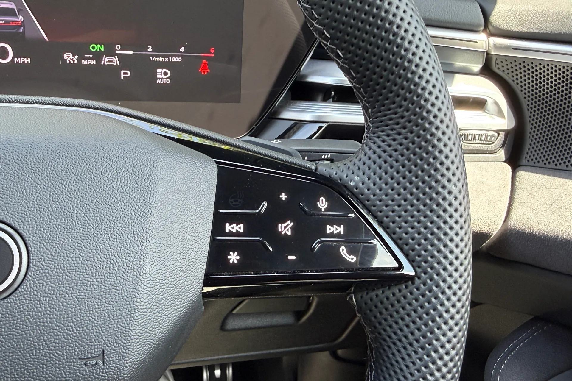 Audi A6 thumbnail image number 41