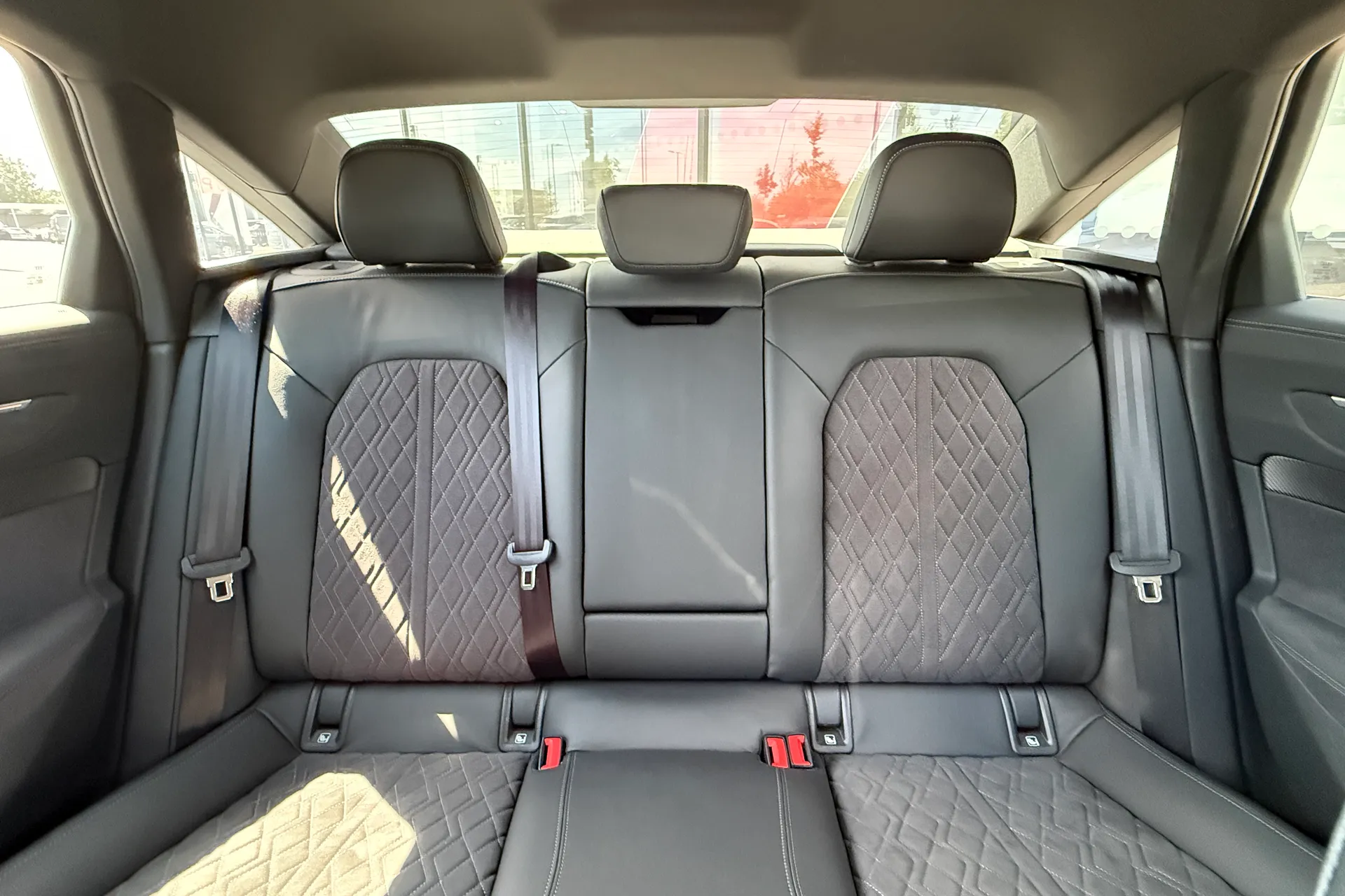 Audi A6 thumbnail image number 45