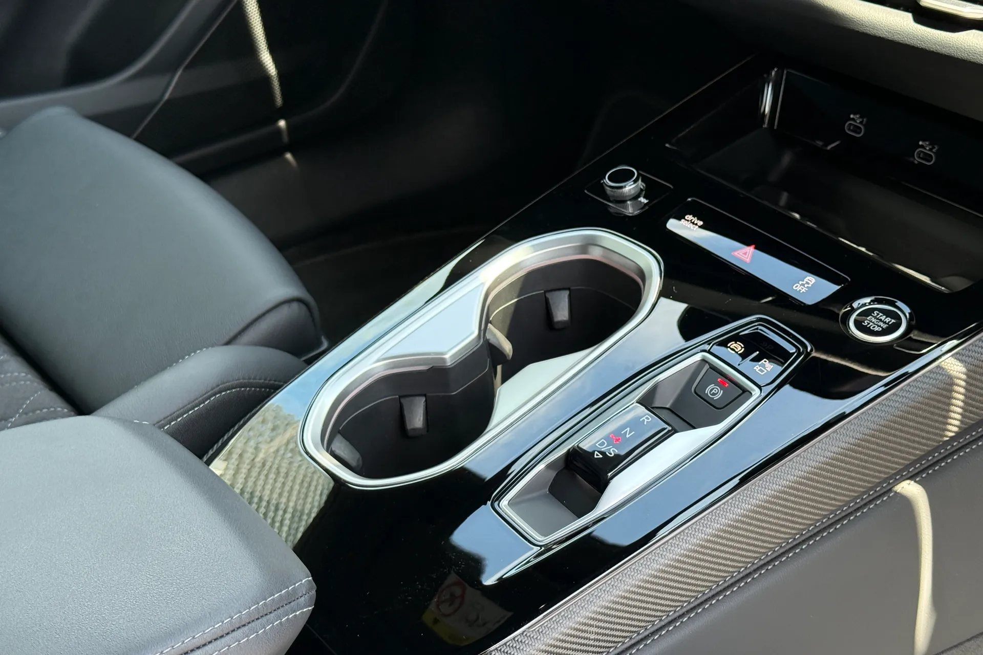 Audi A6 thumbnail image number 16