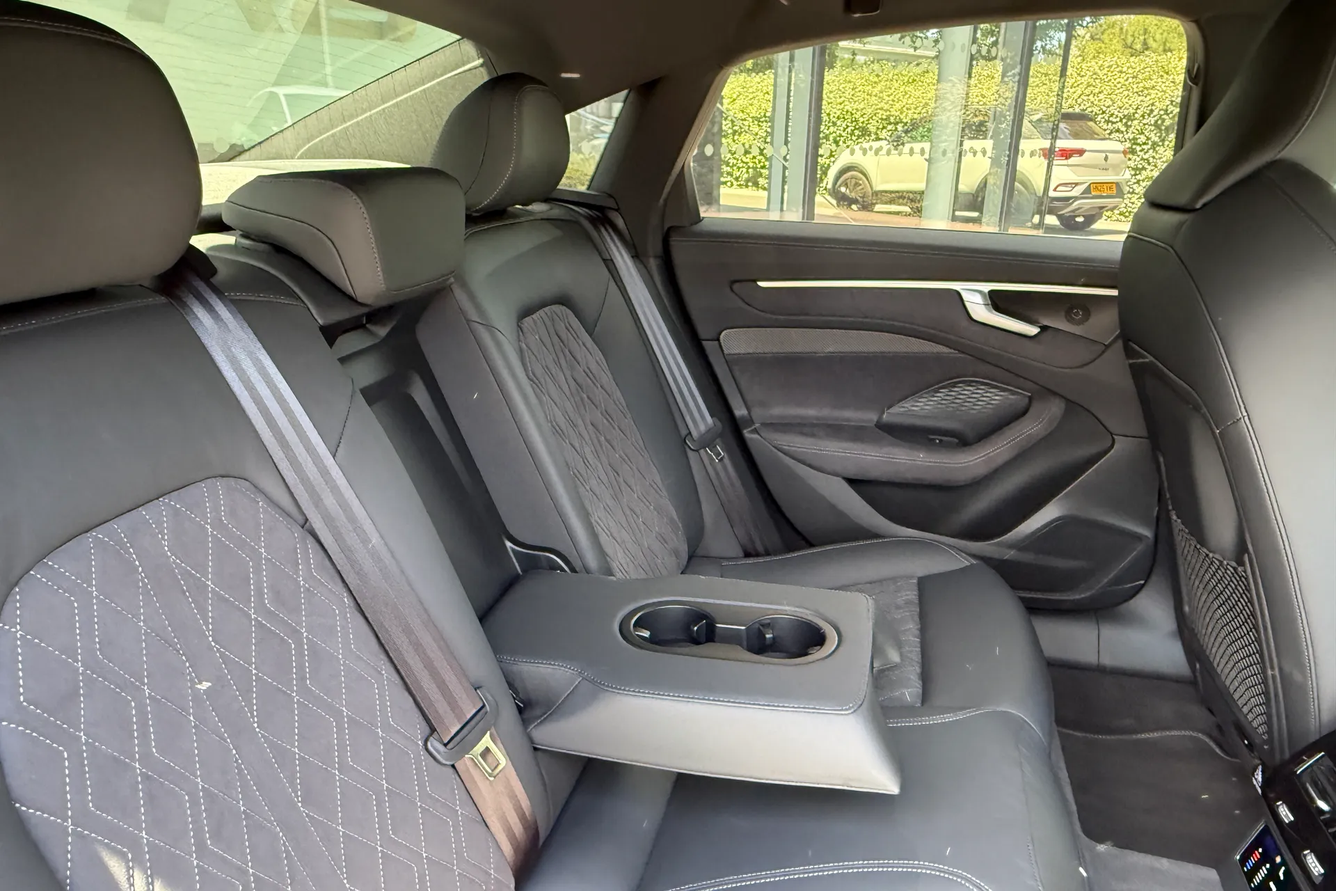 Audi A6 thumbnail image number 53