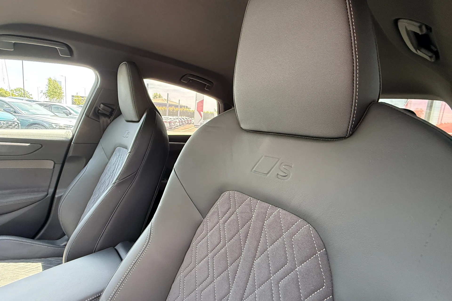 Audi A6 thumbnail image number 44
