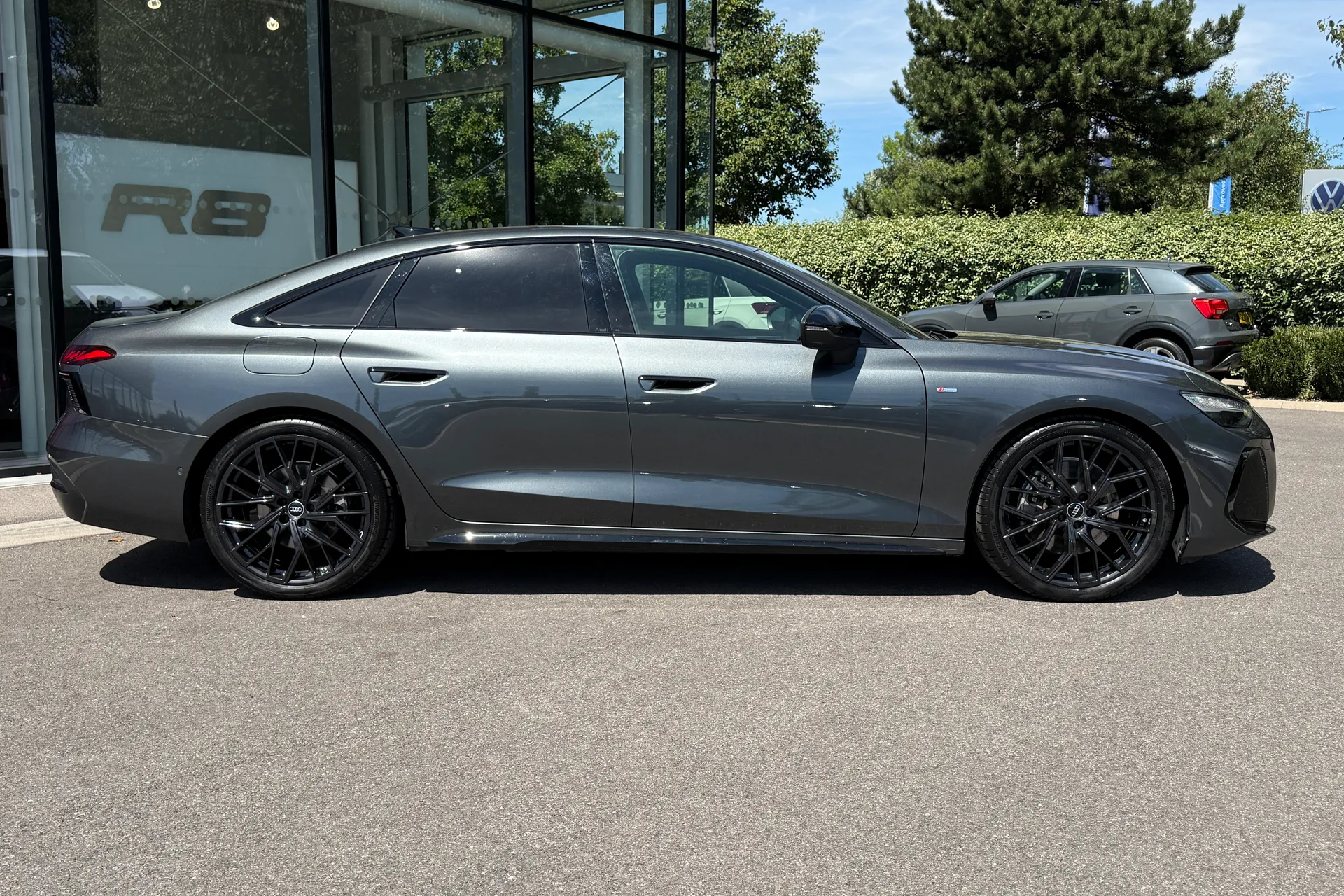 Audi A6 thumbnail image number 2
