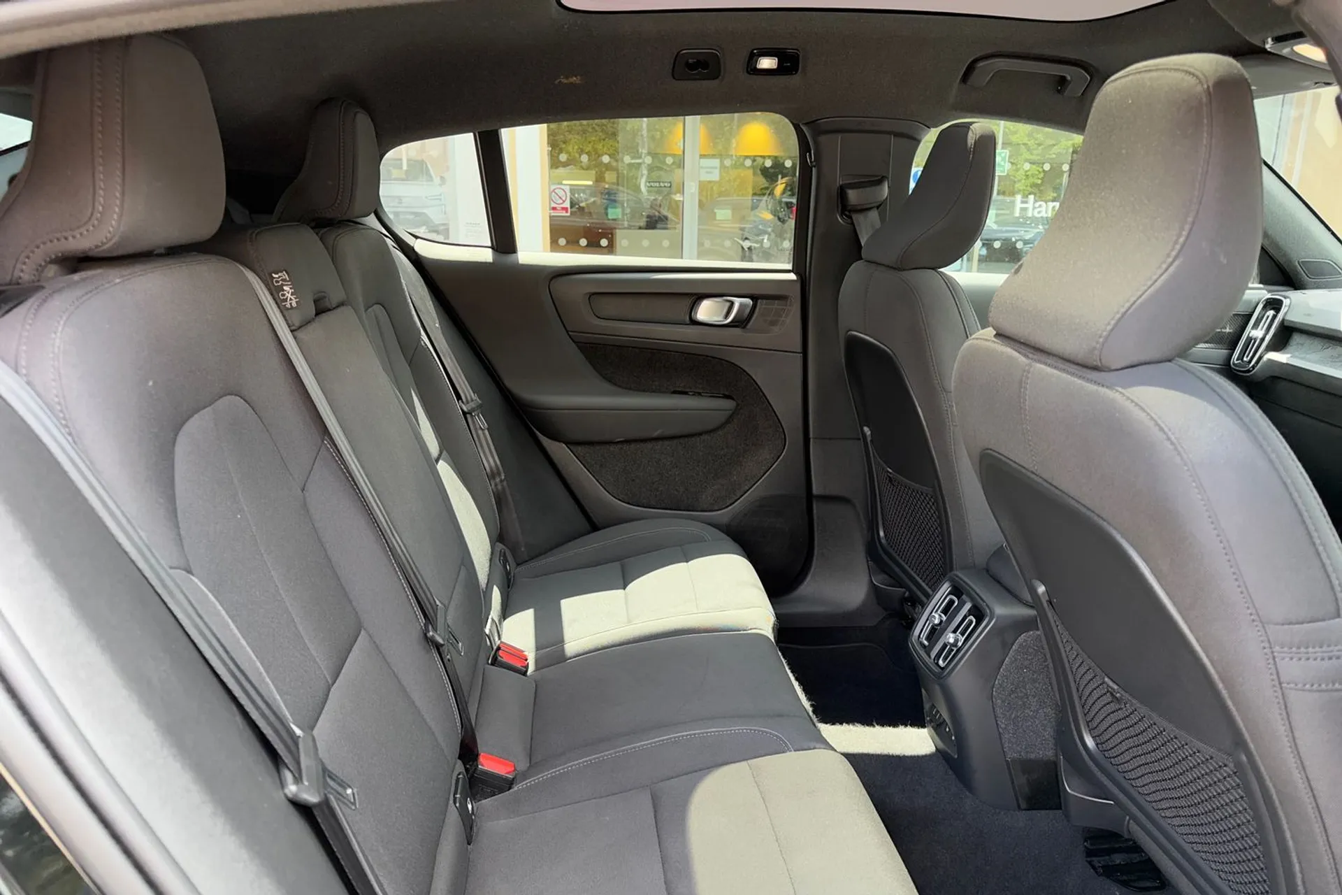 Volvo C40 thumbnail image number 22