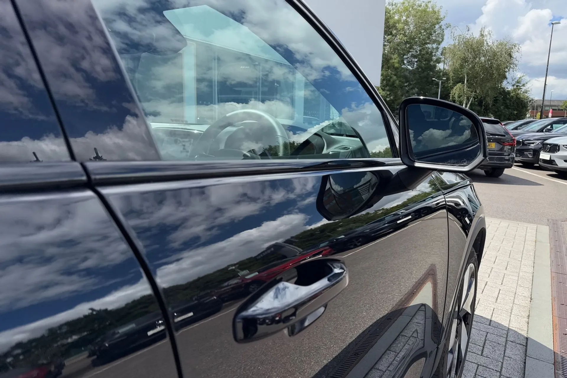 Volvo C40 thumbnail image number 16