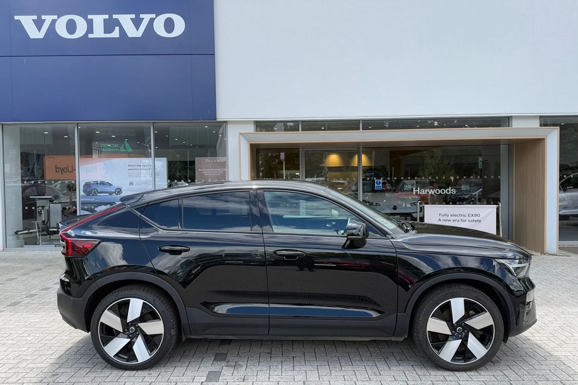 Volvo C40 thumbnail image number 2