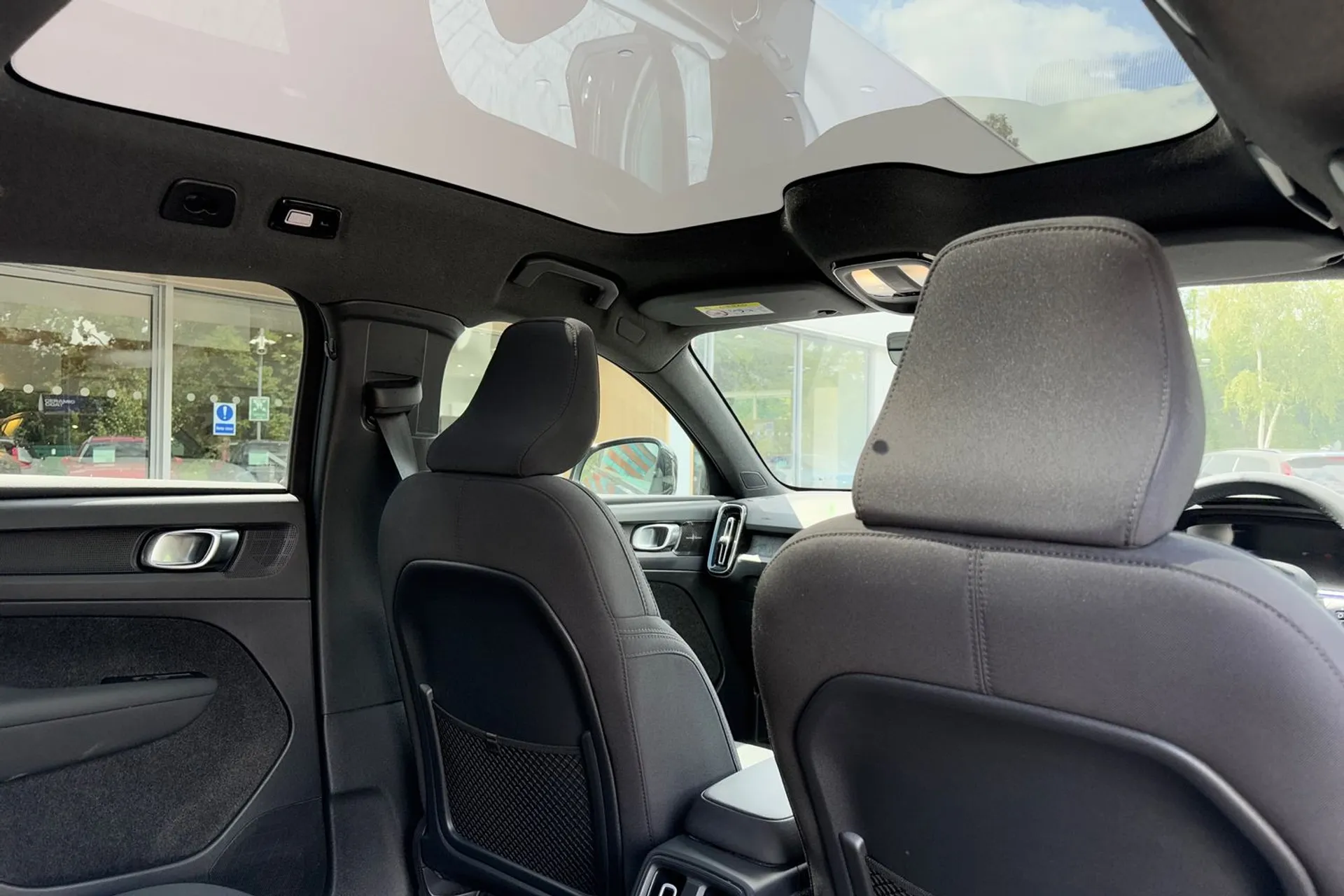 Volvo C40 thumbnail image number 23