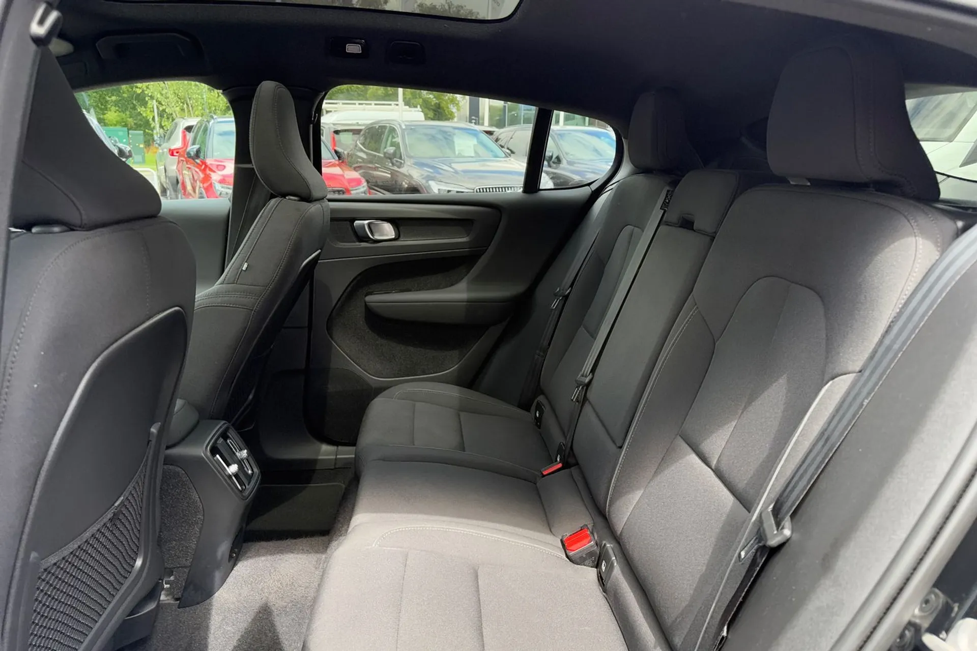 Volvo C40 thumbnail image number 30