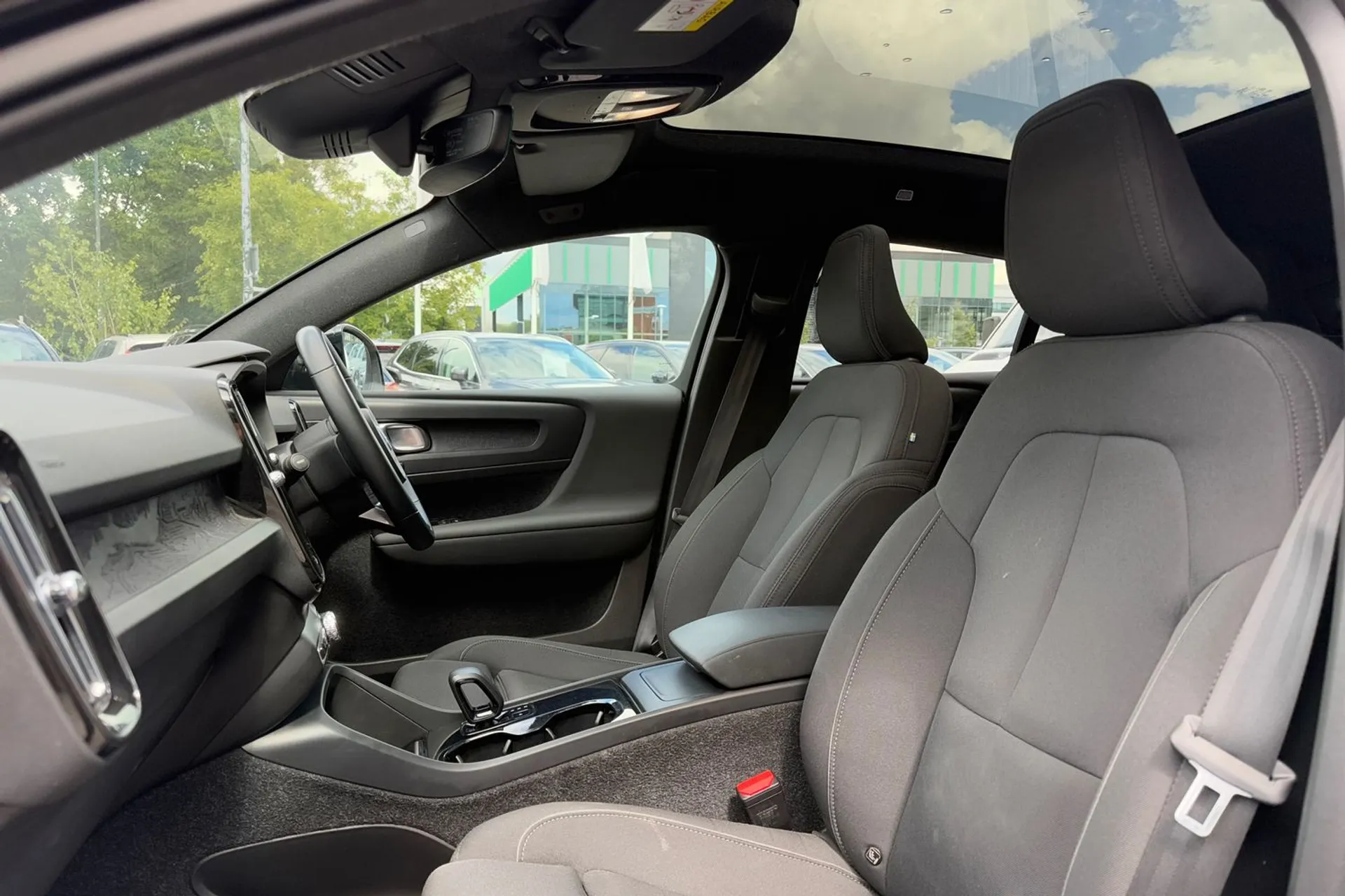 Volvo C40 thumbnail image number 27