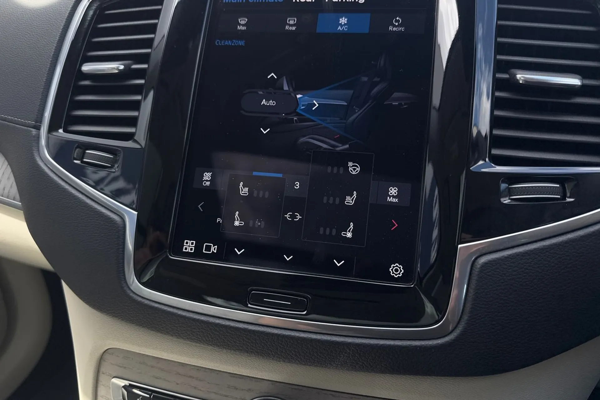 Volvo XC90 thumbnail image number 42