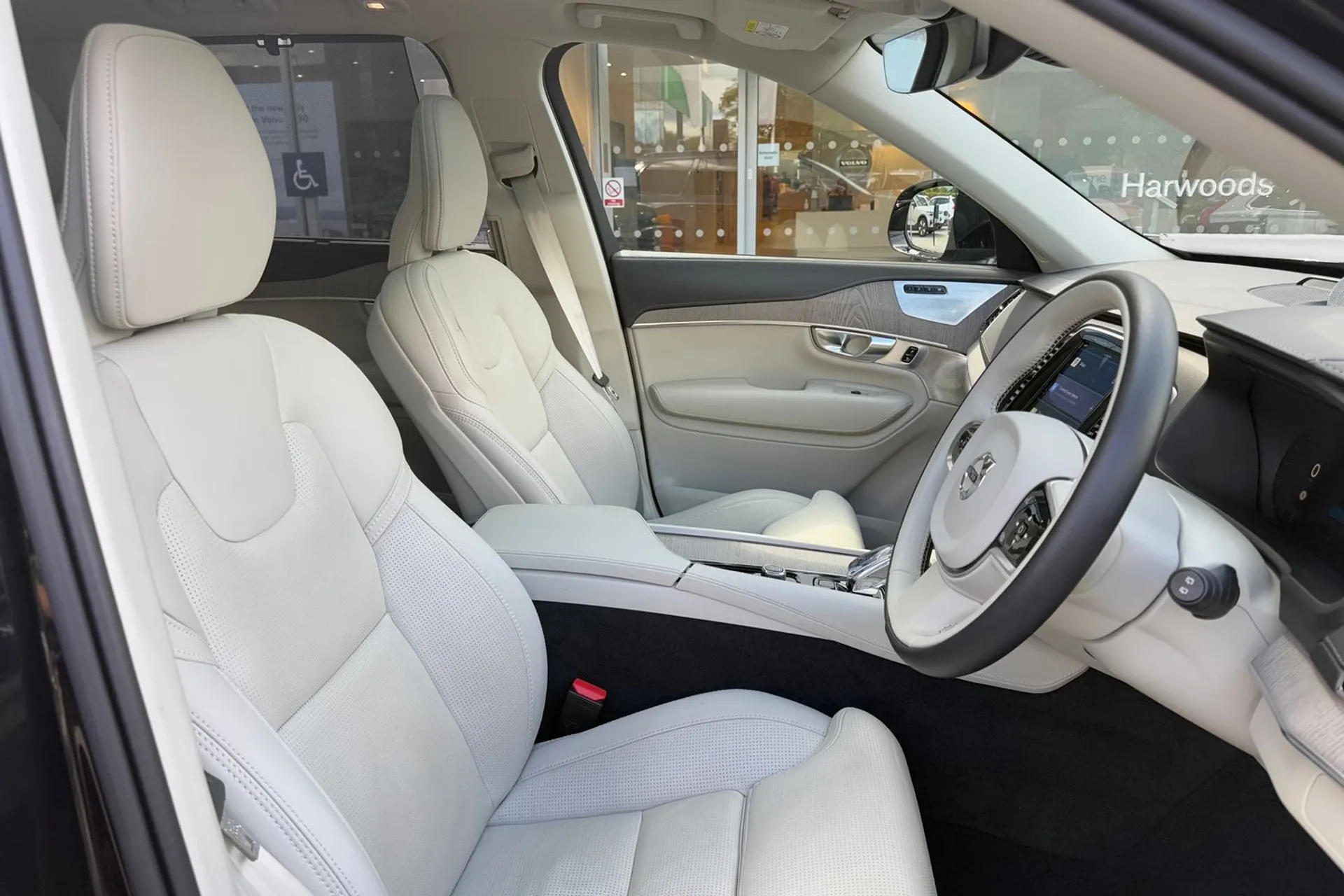 Volvo XC90 thumbnail image number 27