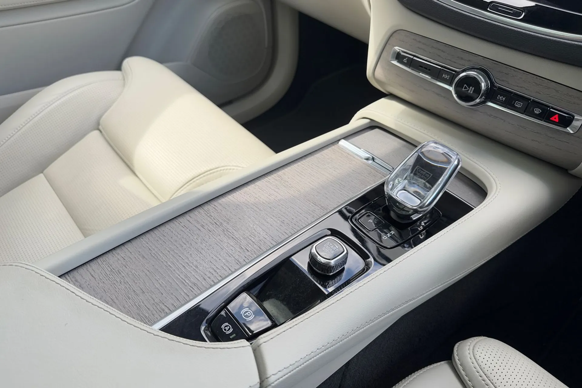 Volvo XC90 thumbnail image number 44