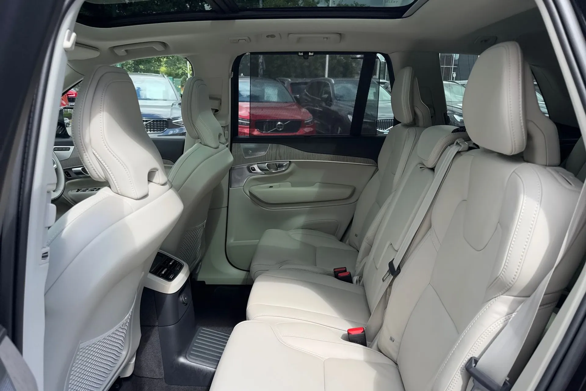 Volvo XC90 thumbnail image number 31
