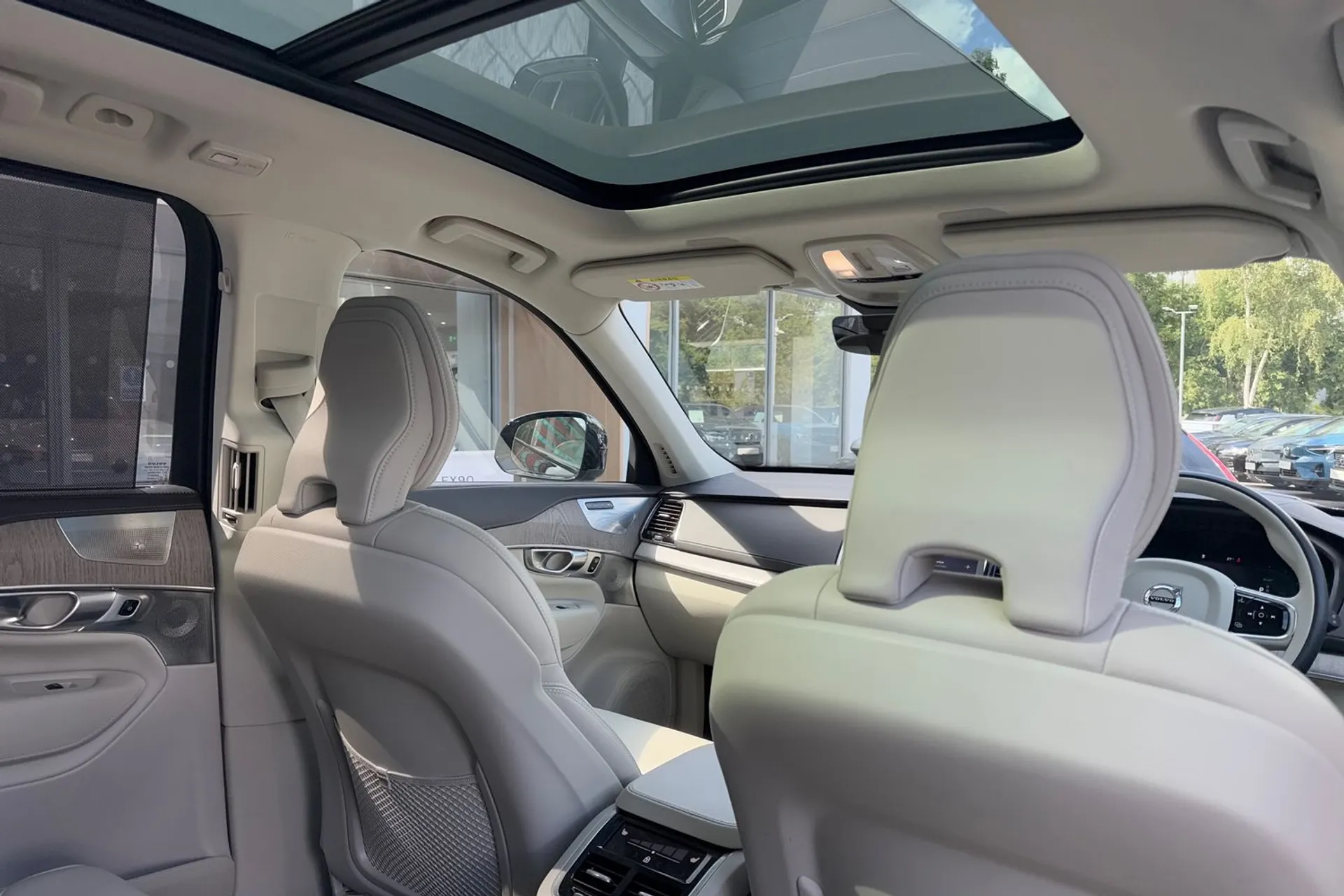 Volvo XC90 thumbnail image number 25