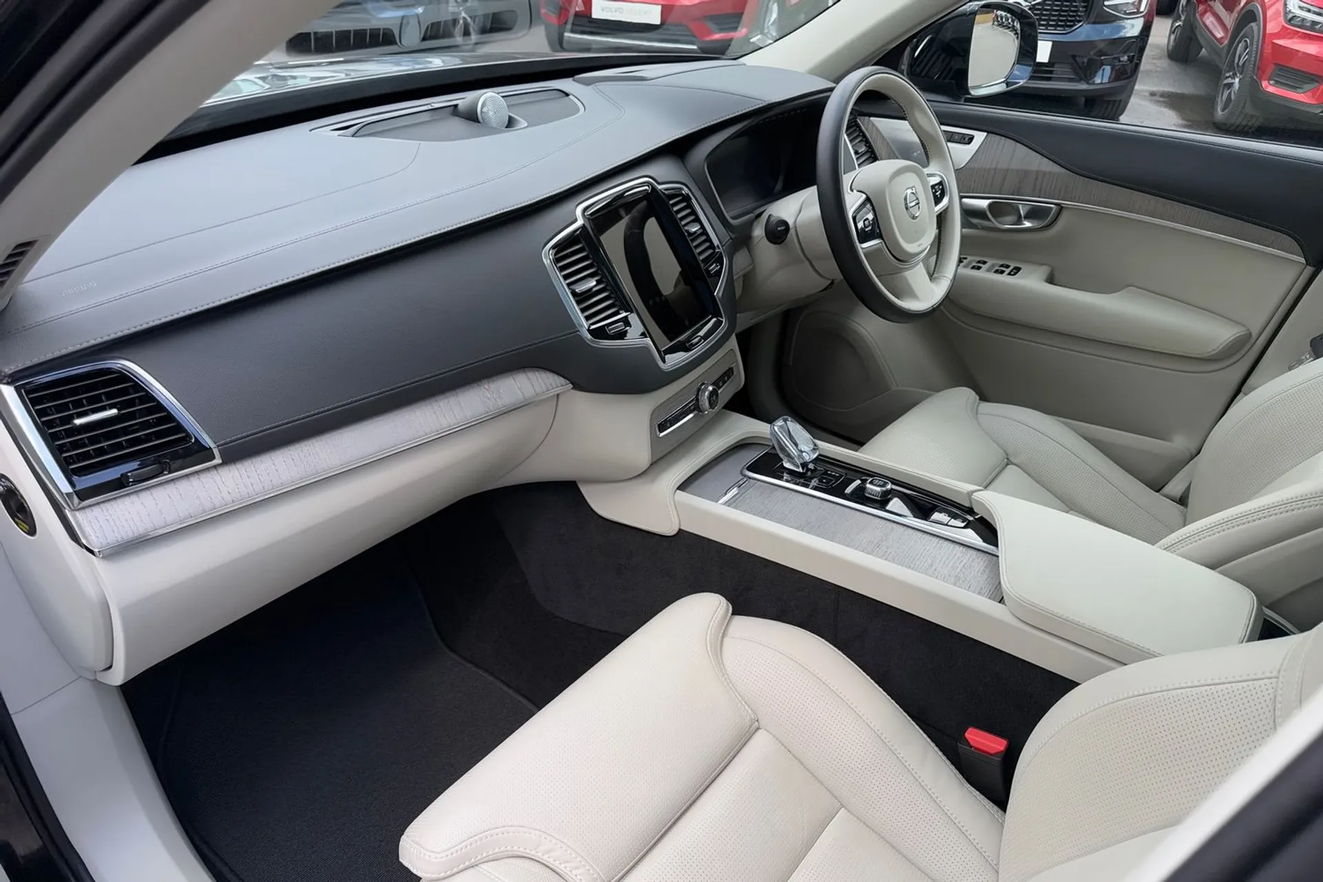 Volvo XC90 thumbnail image number 28