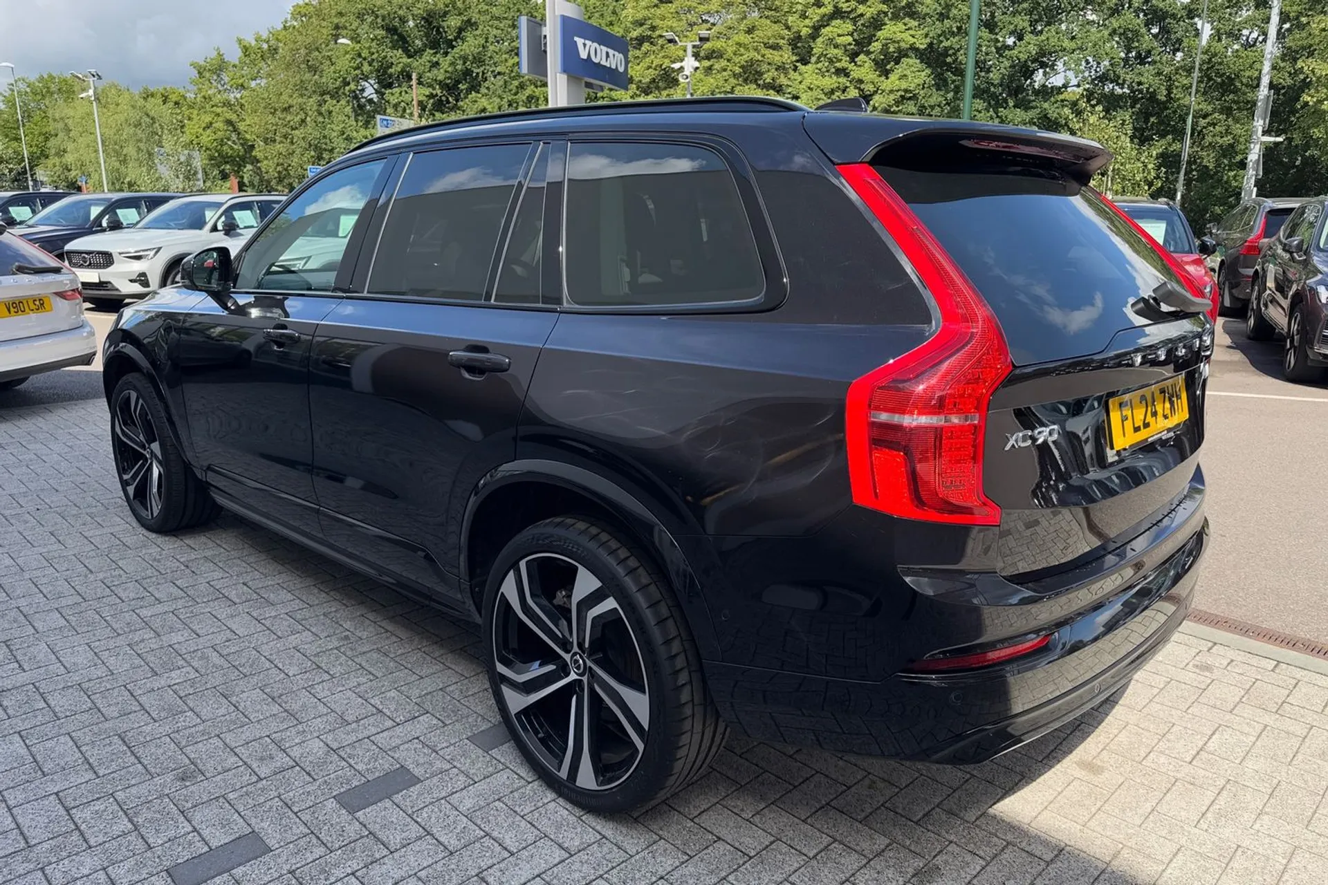 Volvo XC90 thumbnail image number 11