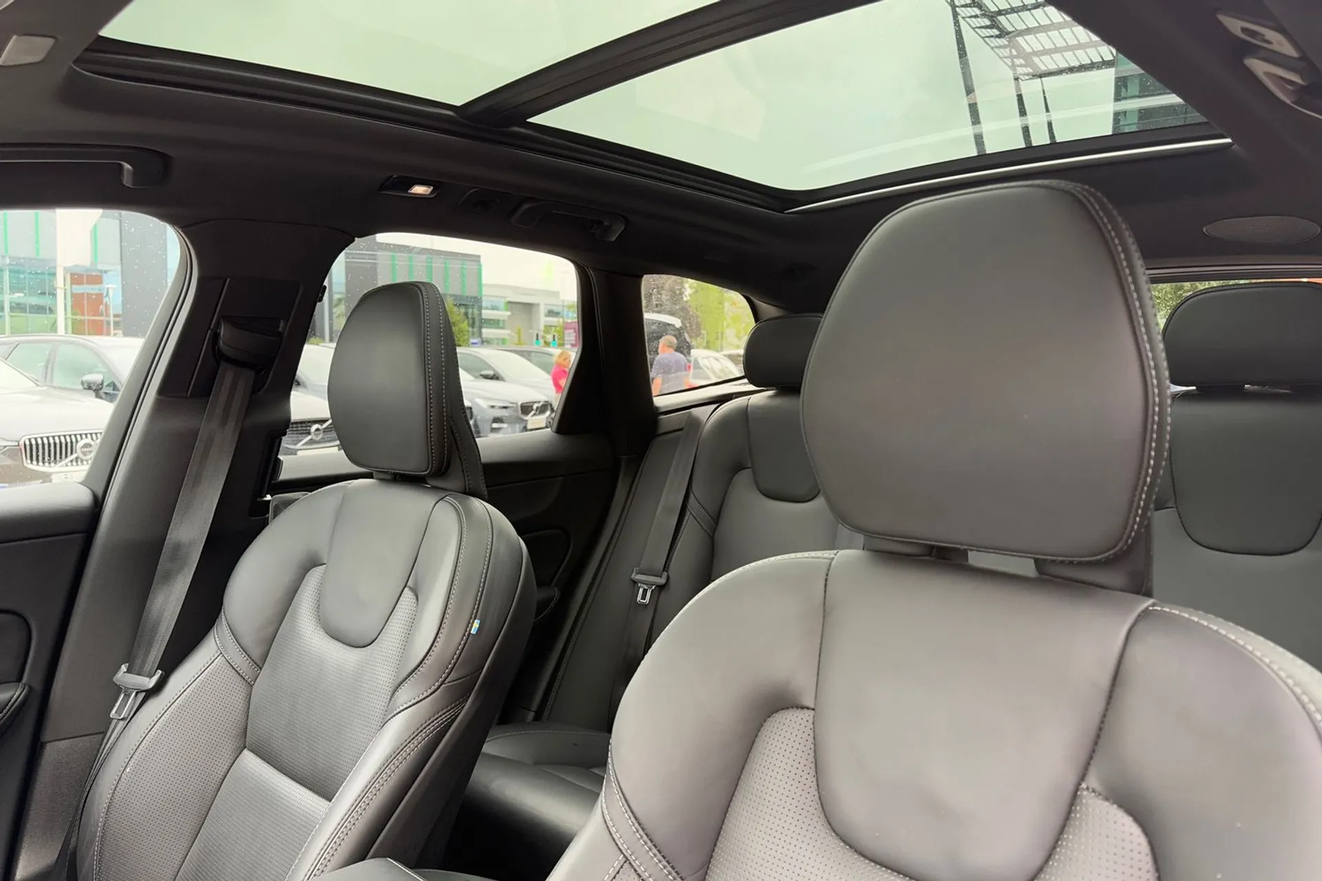 Volvo XC60 thumbnail image number 28