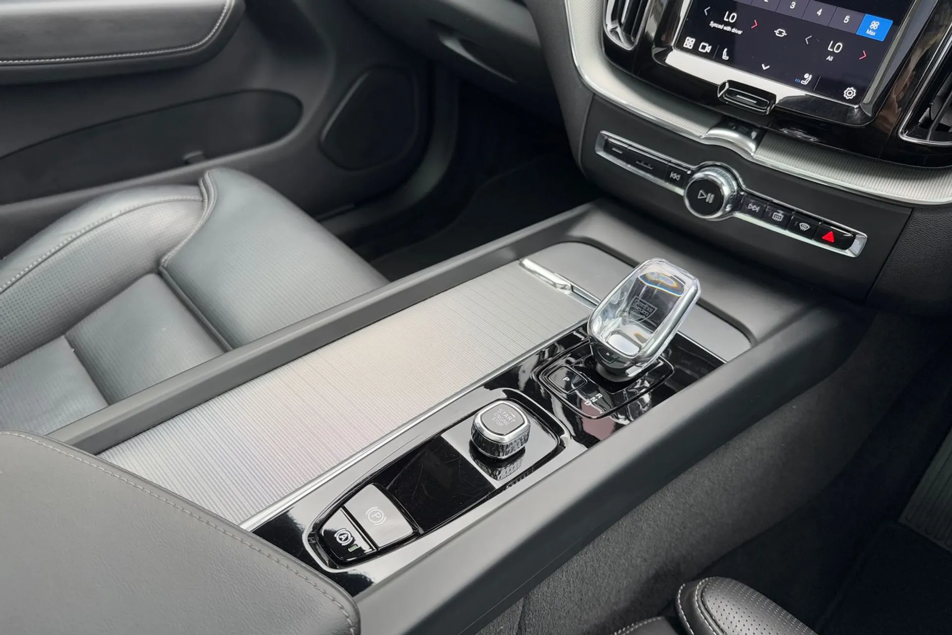 Volvo XC60 thumbnail image number 45