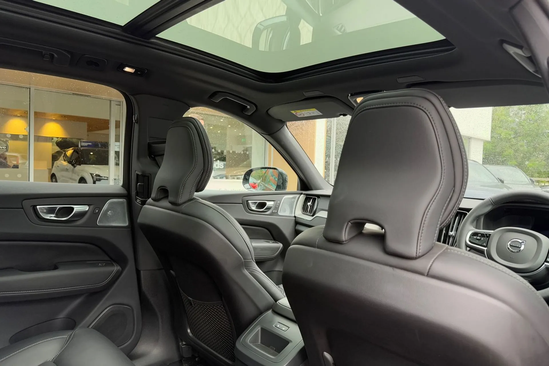 Volvo XC60 thumbnail image number 23