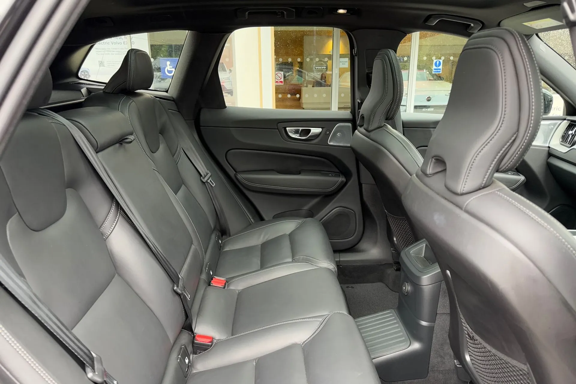 Volvo XC60 thumbnail image number 22