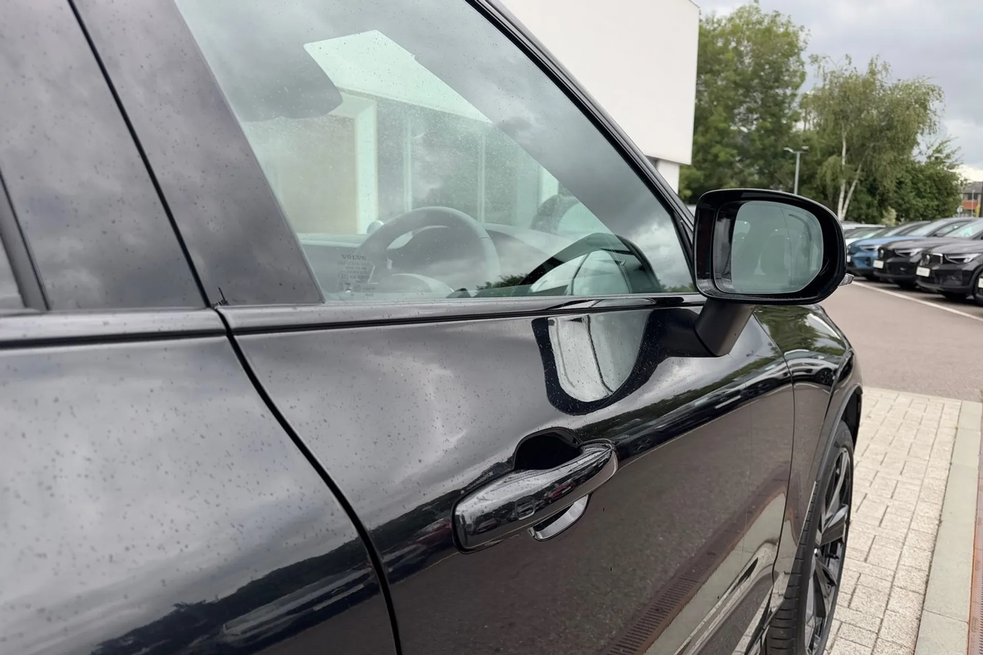 Volvo XC60 thumbnail image number 16