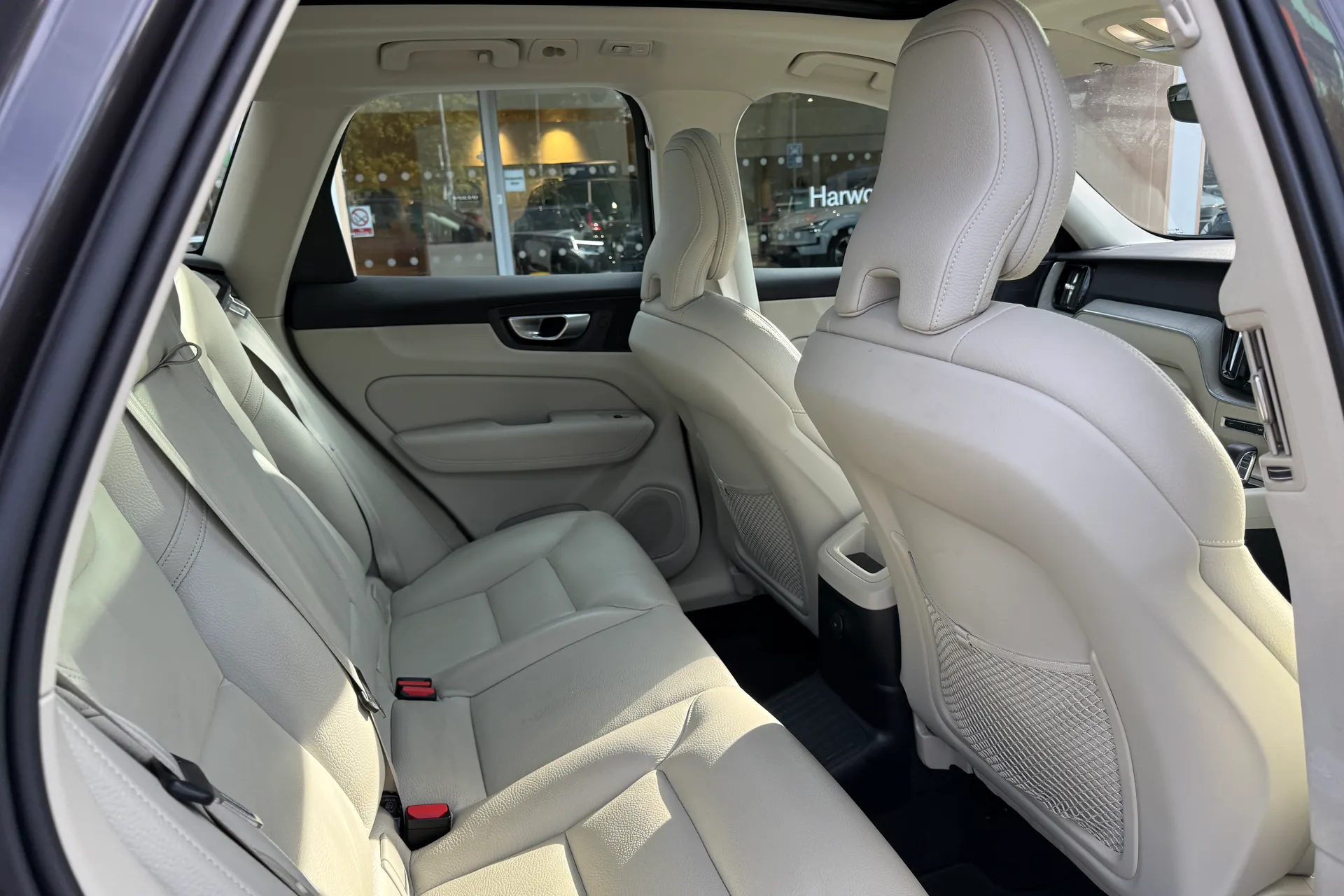 Volvo XC60 thumbnail image number 25