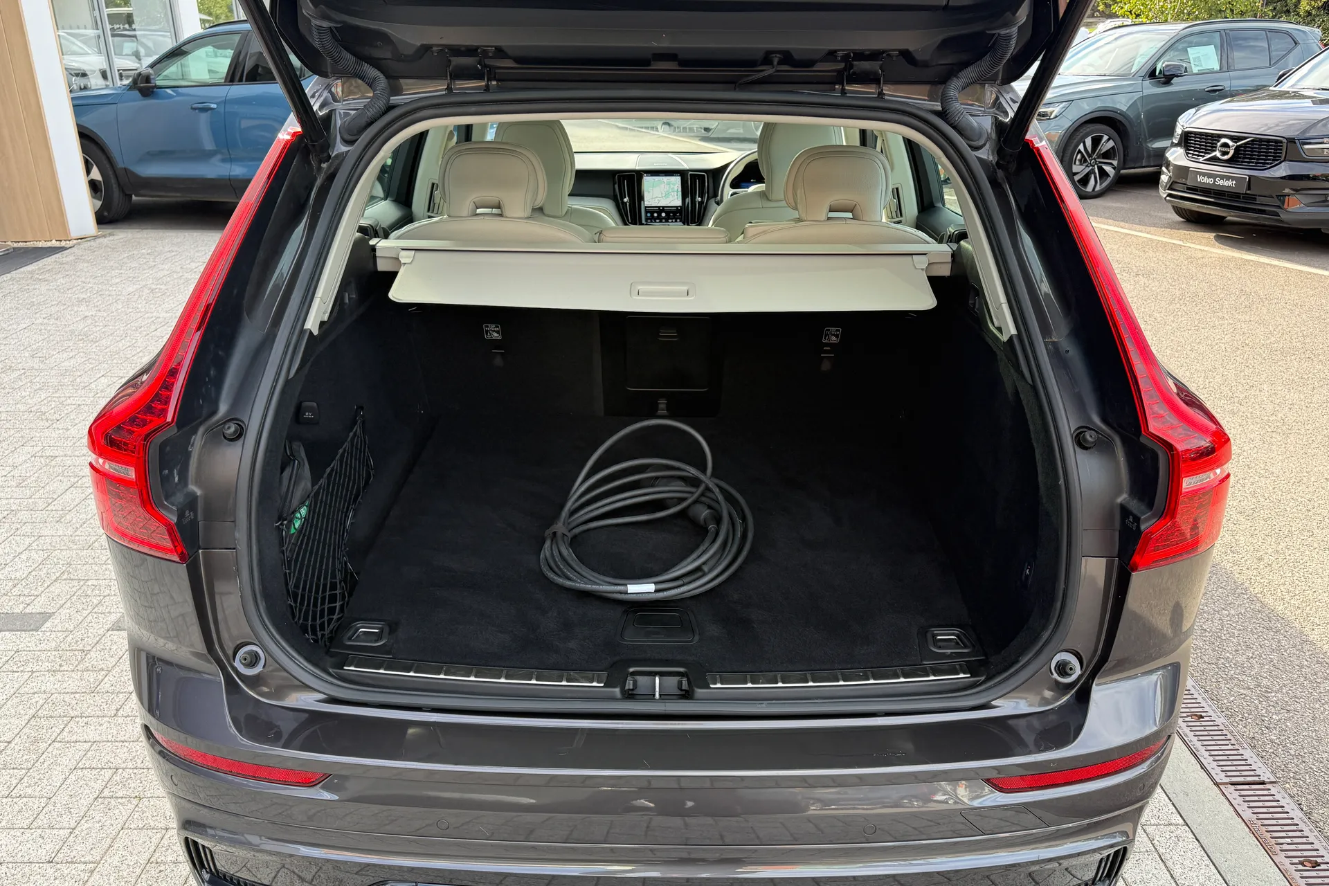 Volvo XC60 thumbnail image number 21