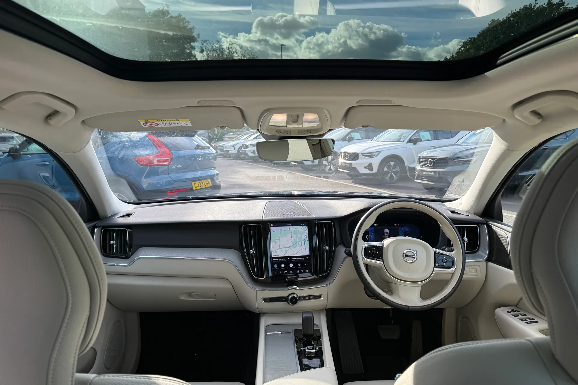 Volvo XC60 thumbnail image number 3