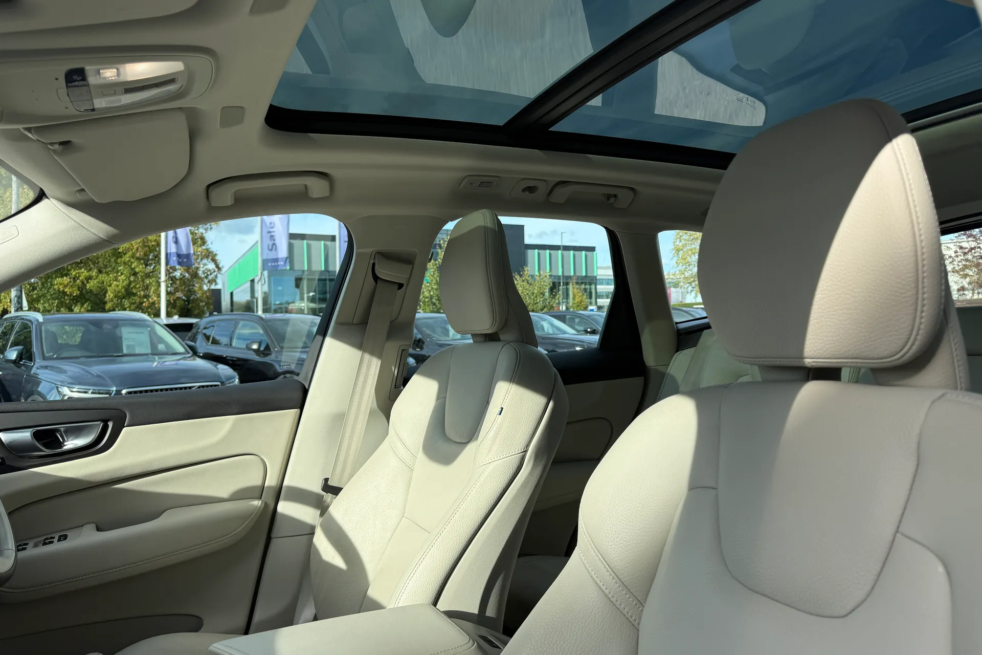 Volvo XC60 thumbnail image number 30