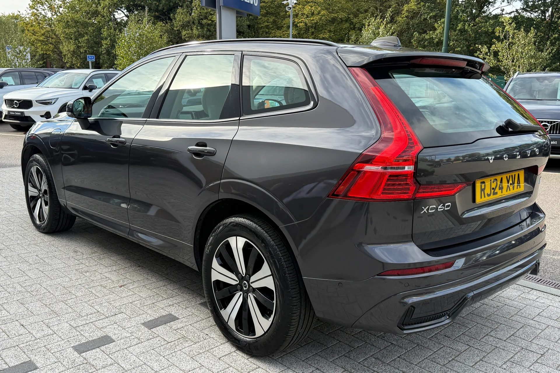 Volvo XC60 thumbnail image number 11