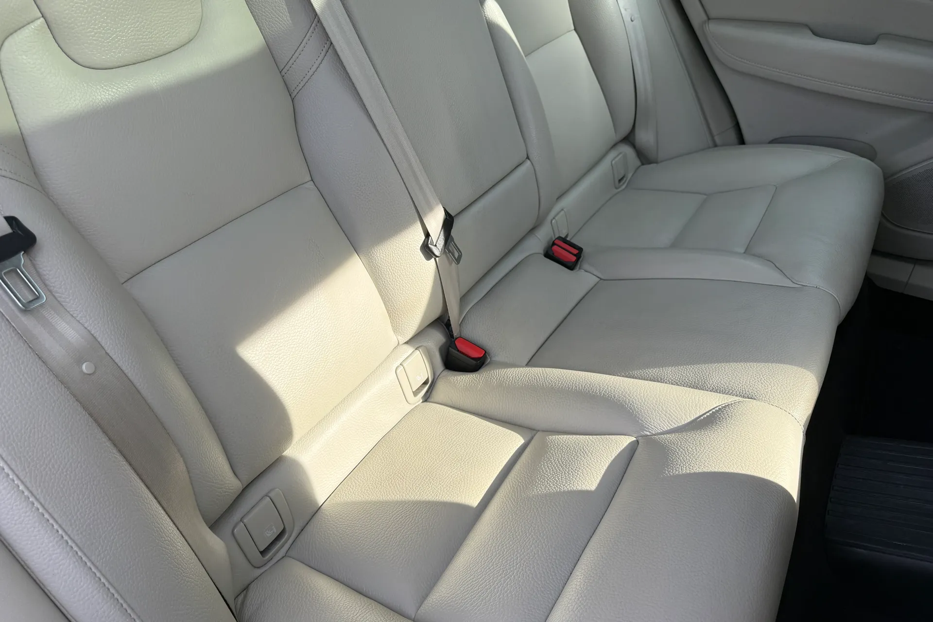 Volvo XC60 thumbnail image number 27
