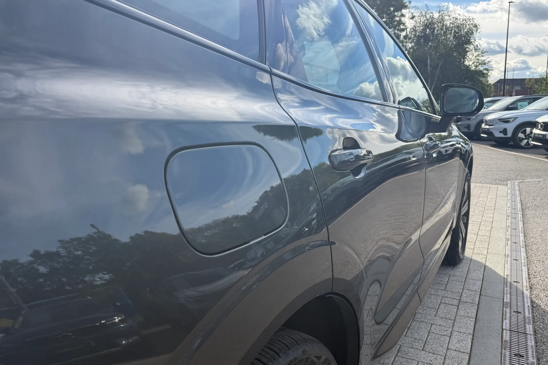 Volvo XC60 thumbnail image number 17