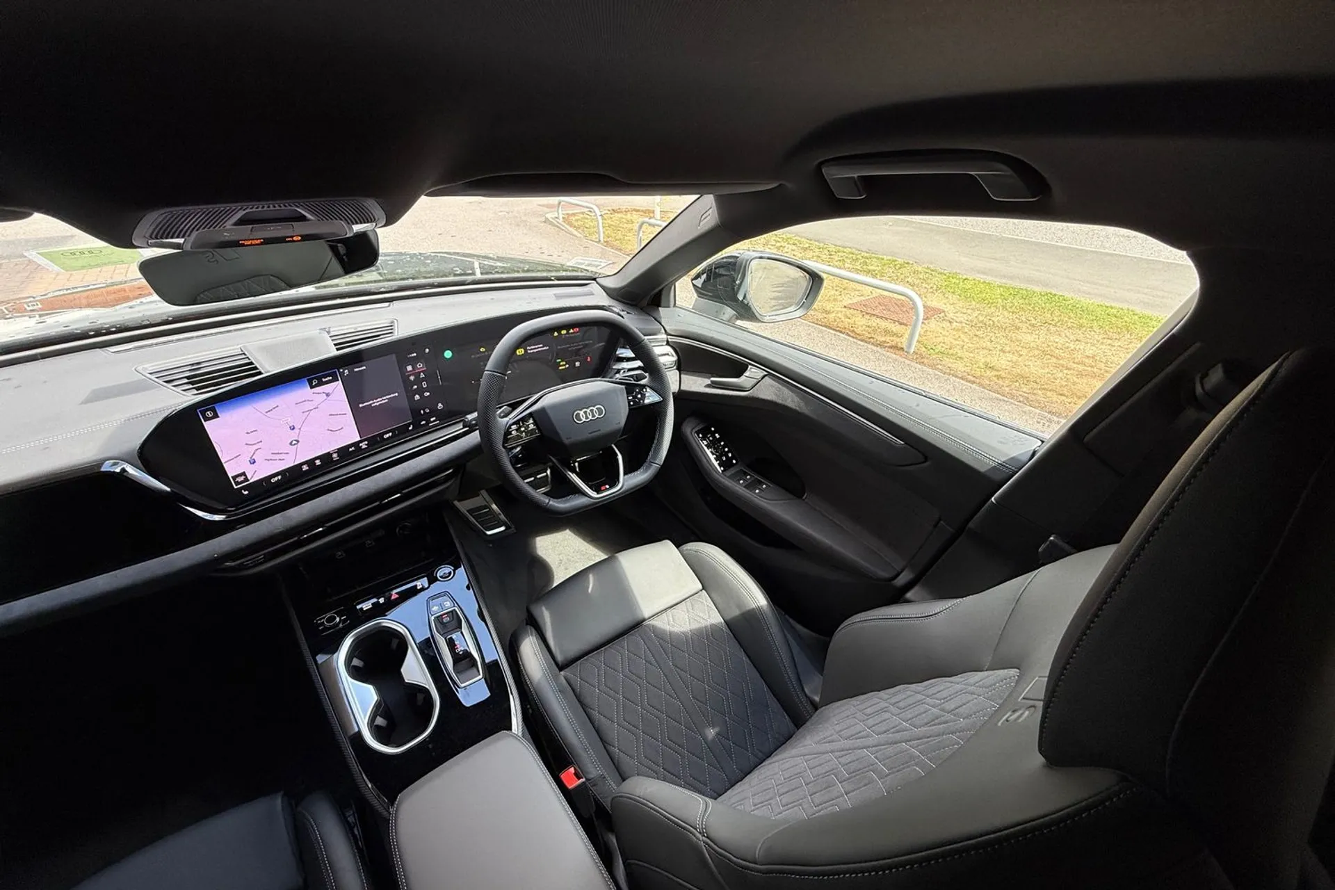 Audi A6 Saloon thumbnail image number 33