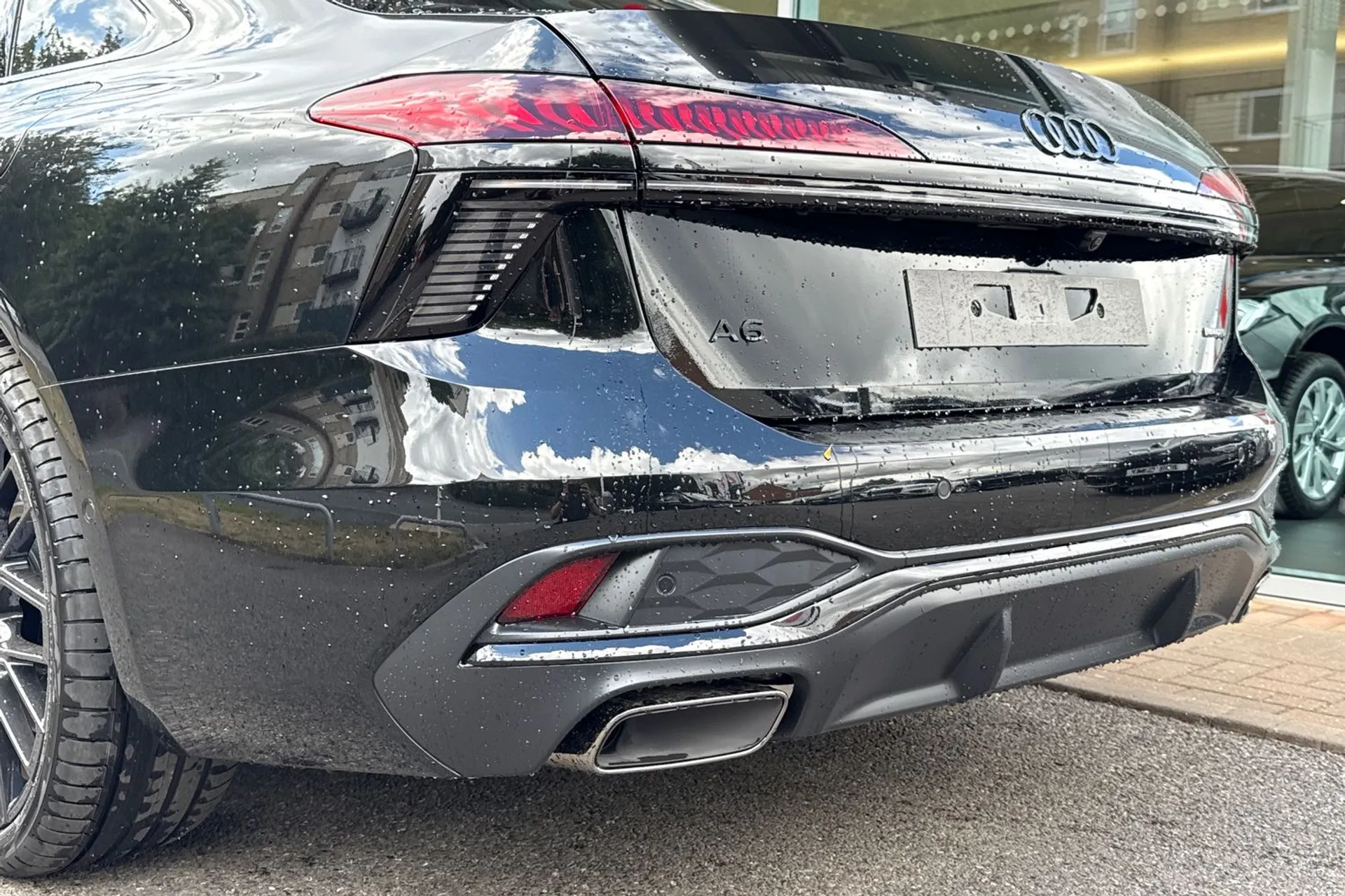 Audi A6 Saloon thumbnail image number 19