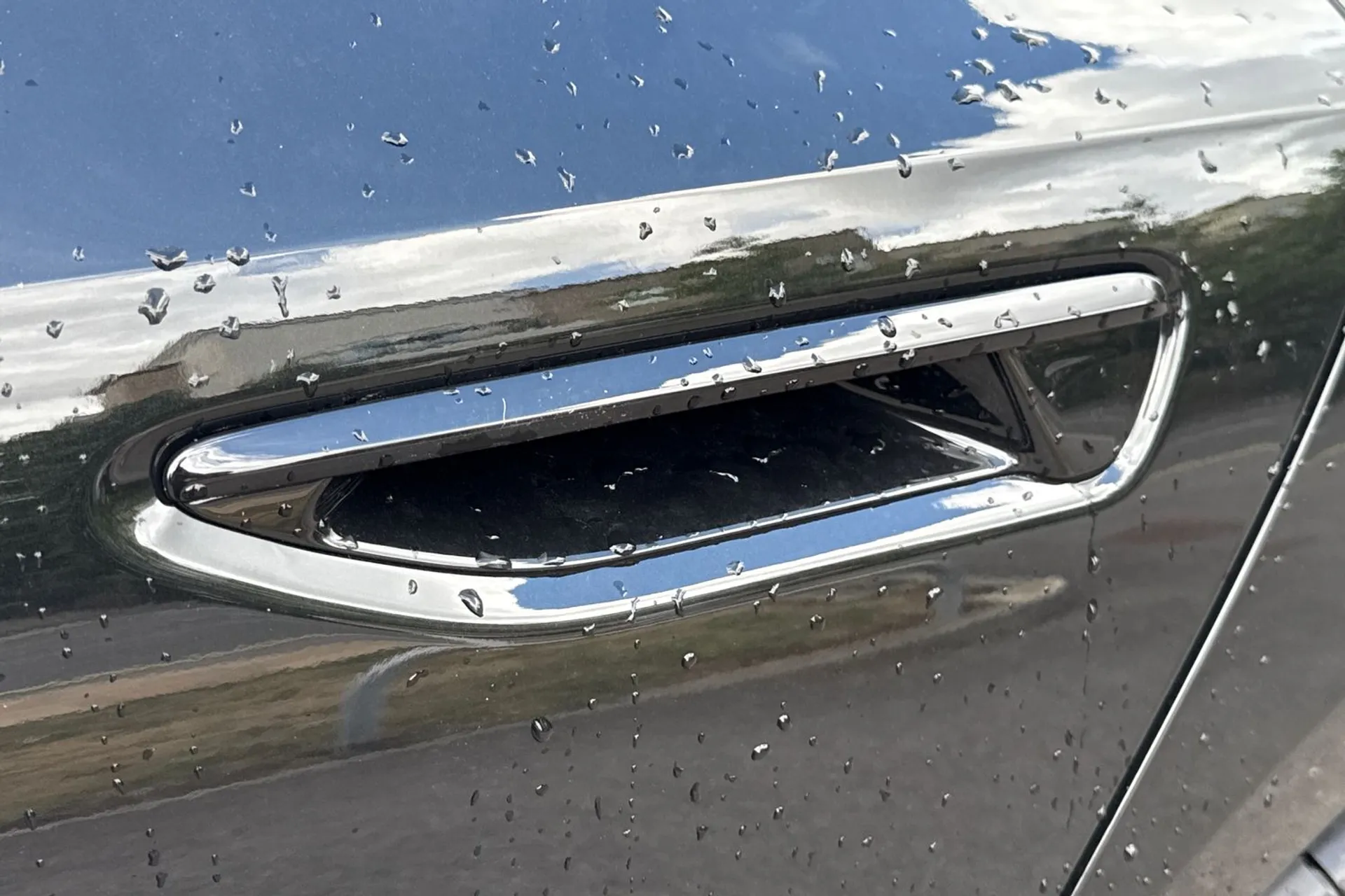 Audi A6 Saloon thumbnail image number 18