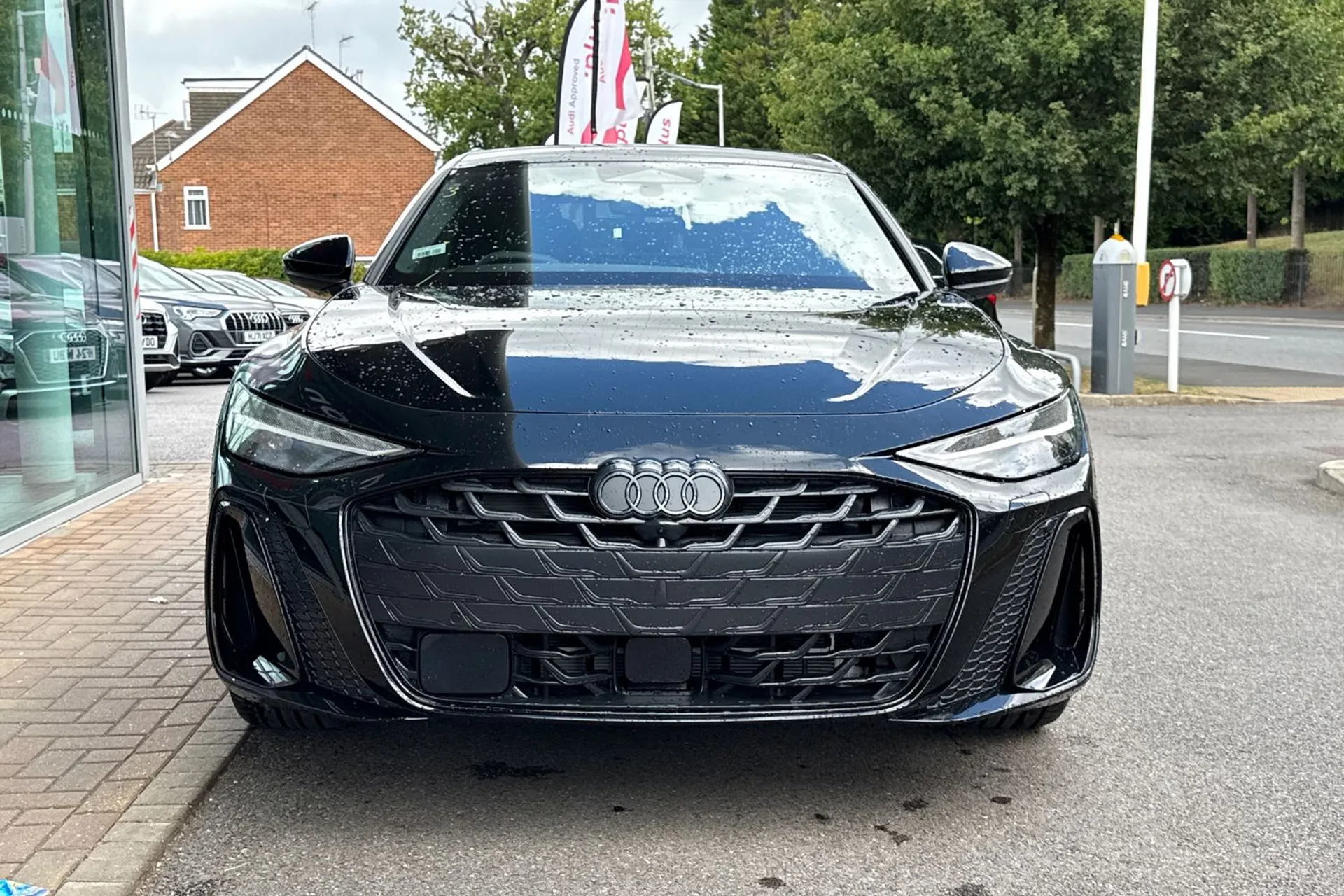 Audi A6 Saloon thumbnail image number 15