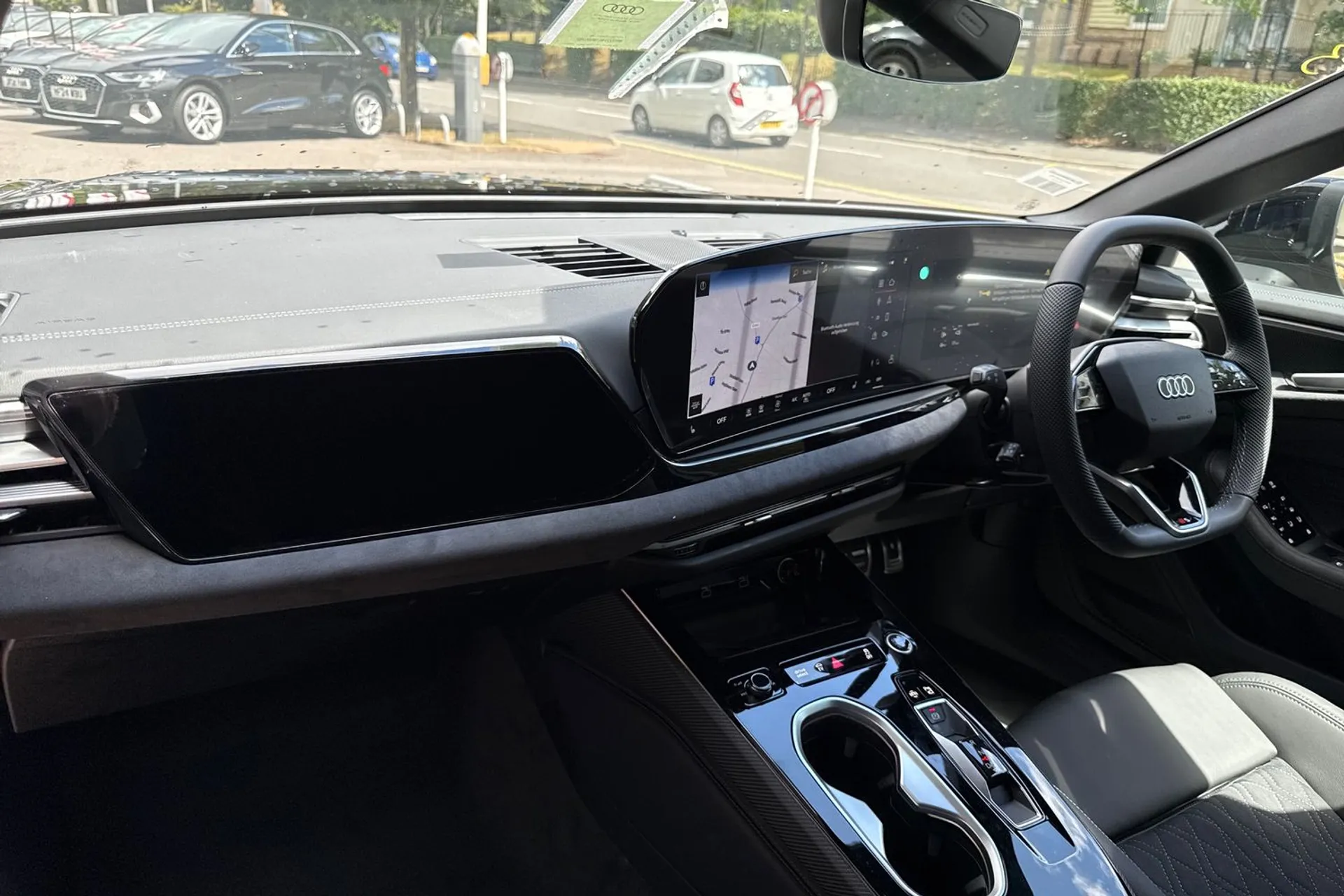 Audi A6 Saloon thumbnail image number 4