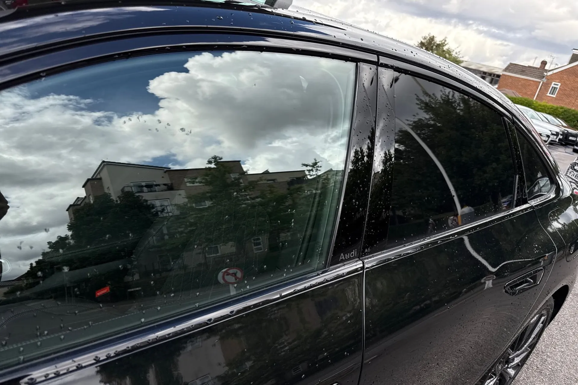 Audi A6 Saloon thumbnail image number 16