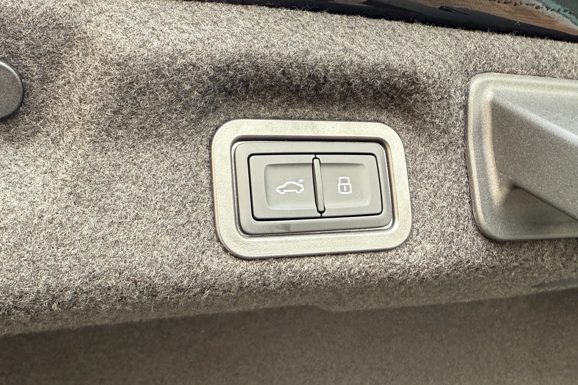 Audi A6 thumbnail image number 26