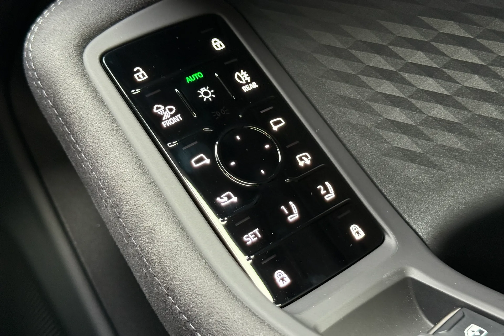 Audi A6 thumbnail image number 45