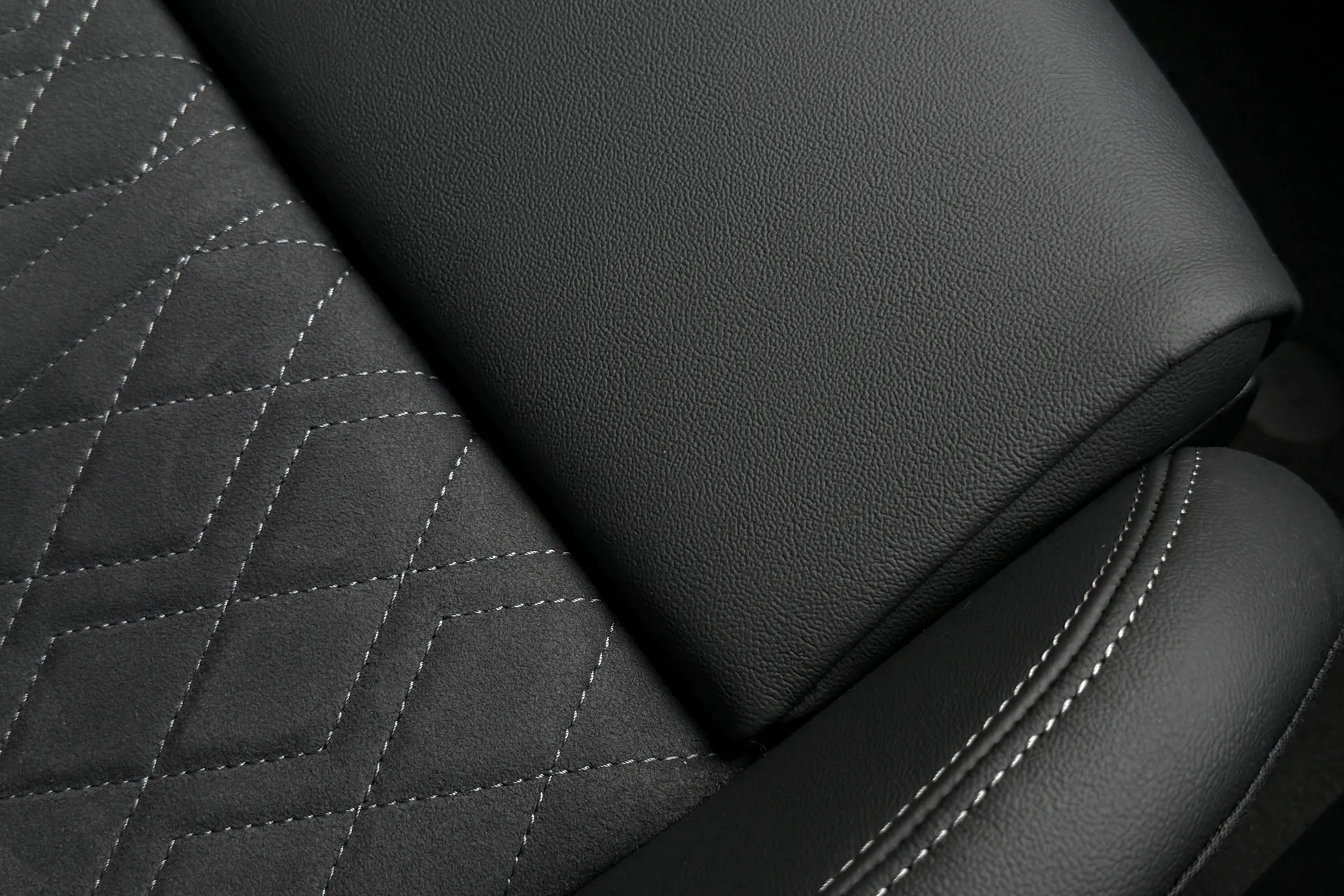 Audi A6 thumbnail image number 58