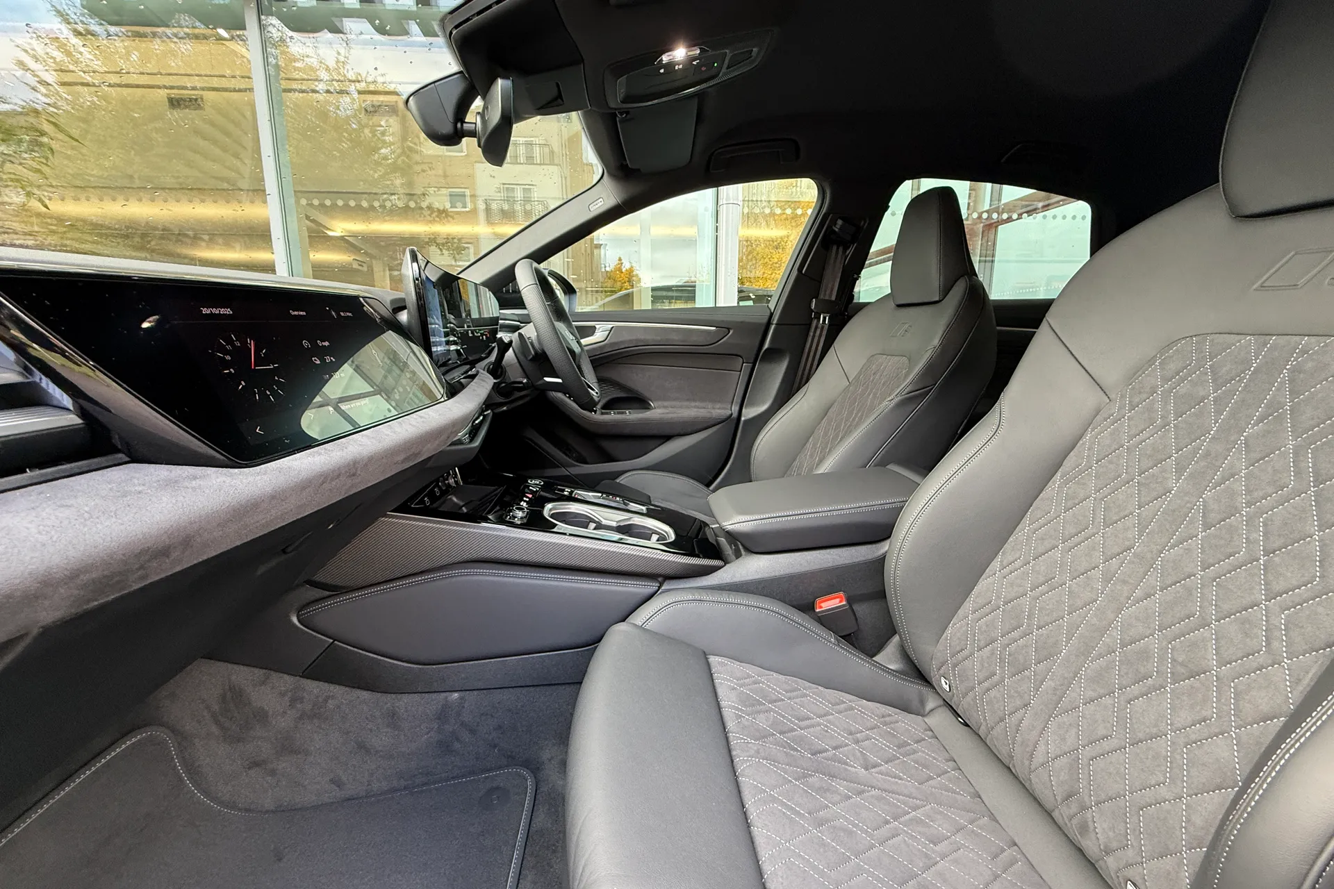 Audi A6 thumbnail image number 31