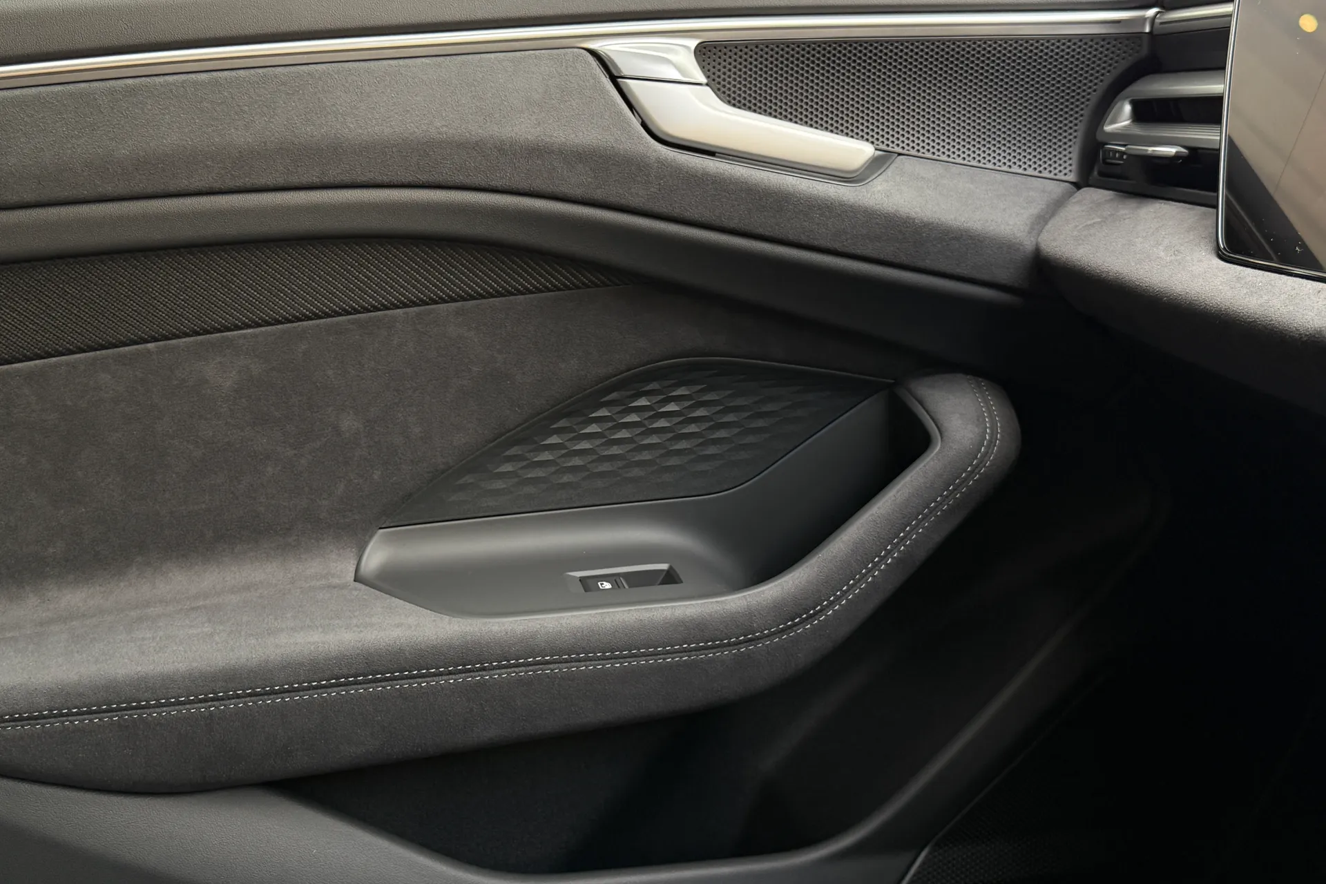 Audi A6 thumbnail image number 60