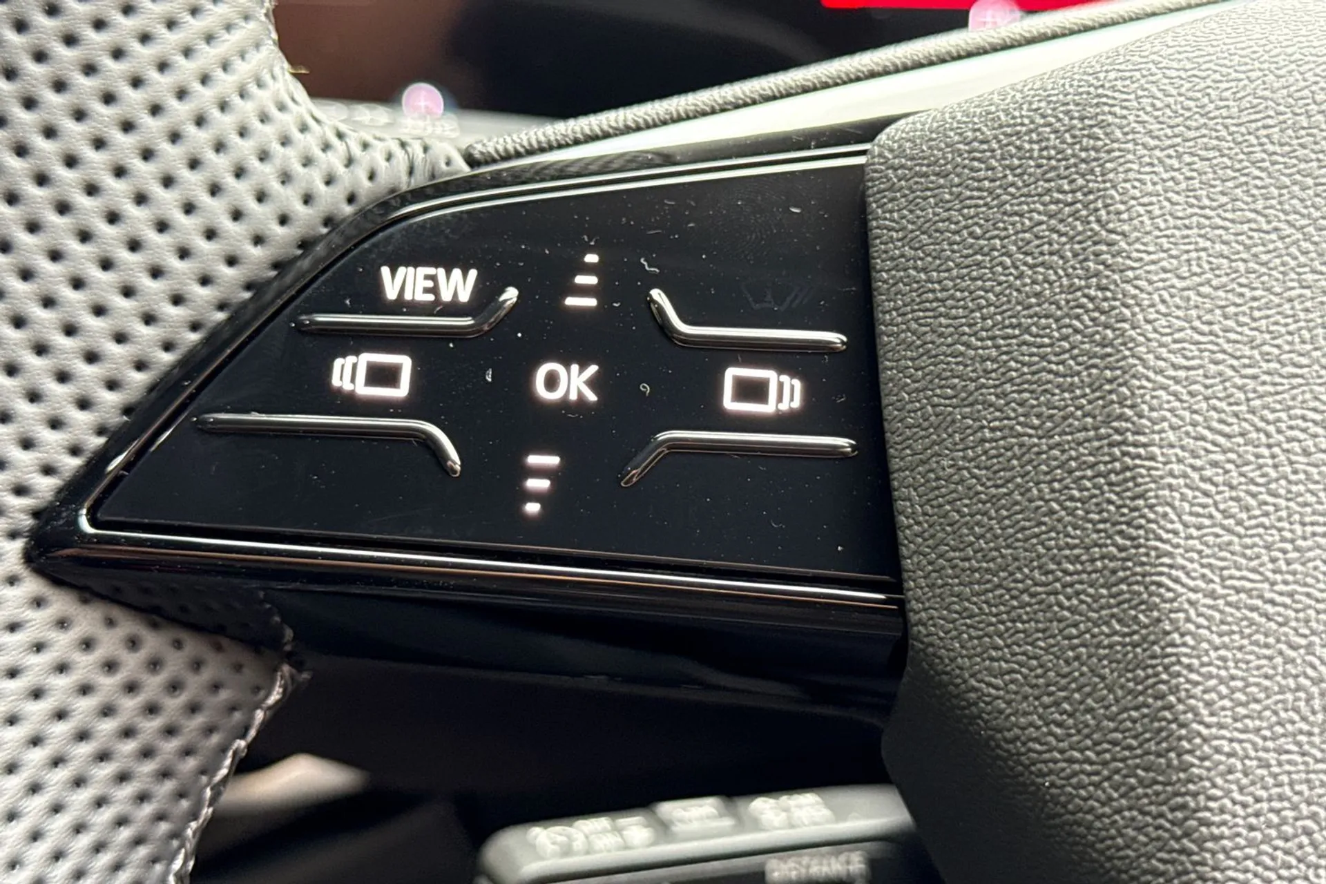 Audi A6 thumbnail image number 34