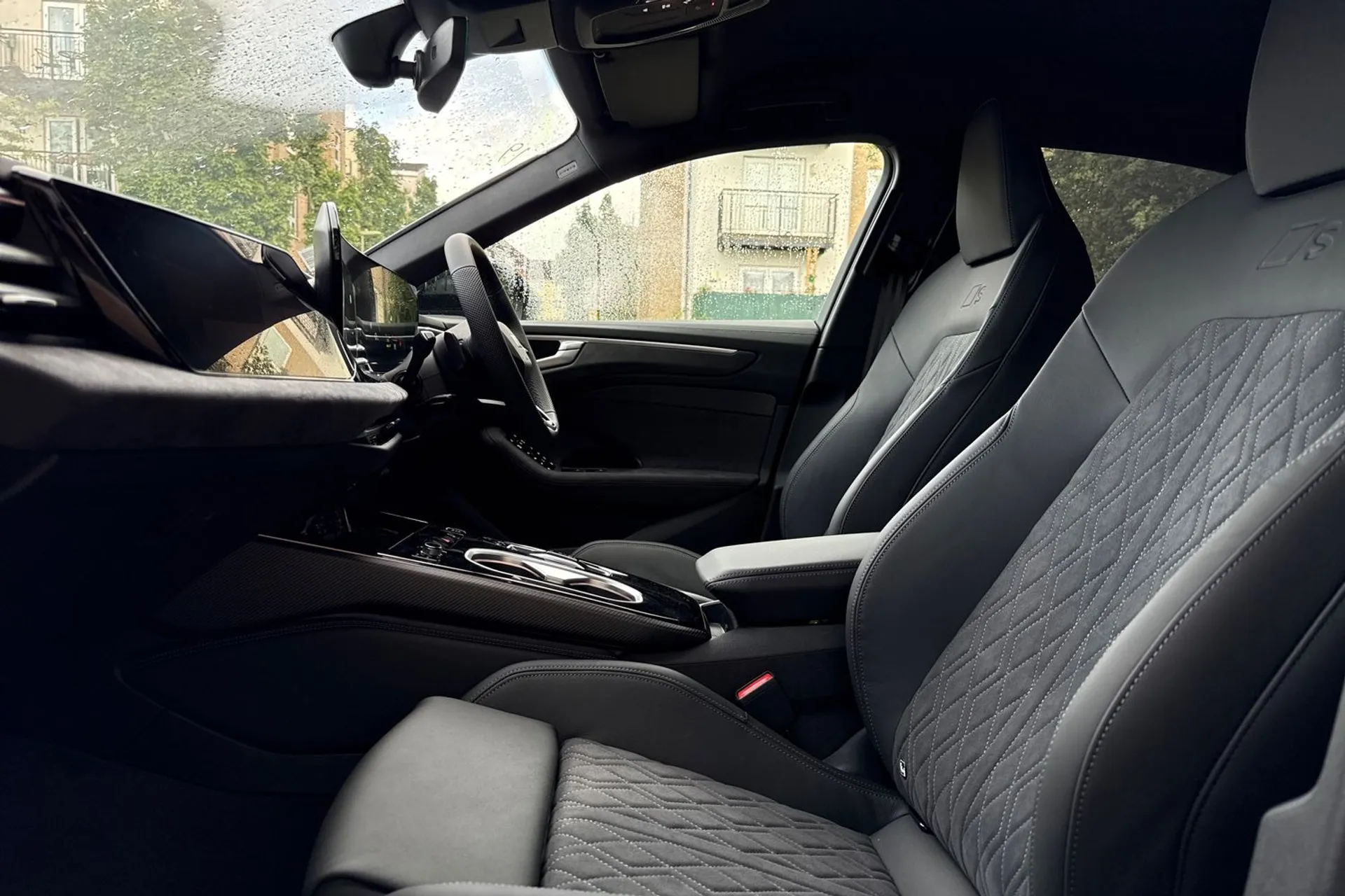 Audi A6 thumbnail image number 25