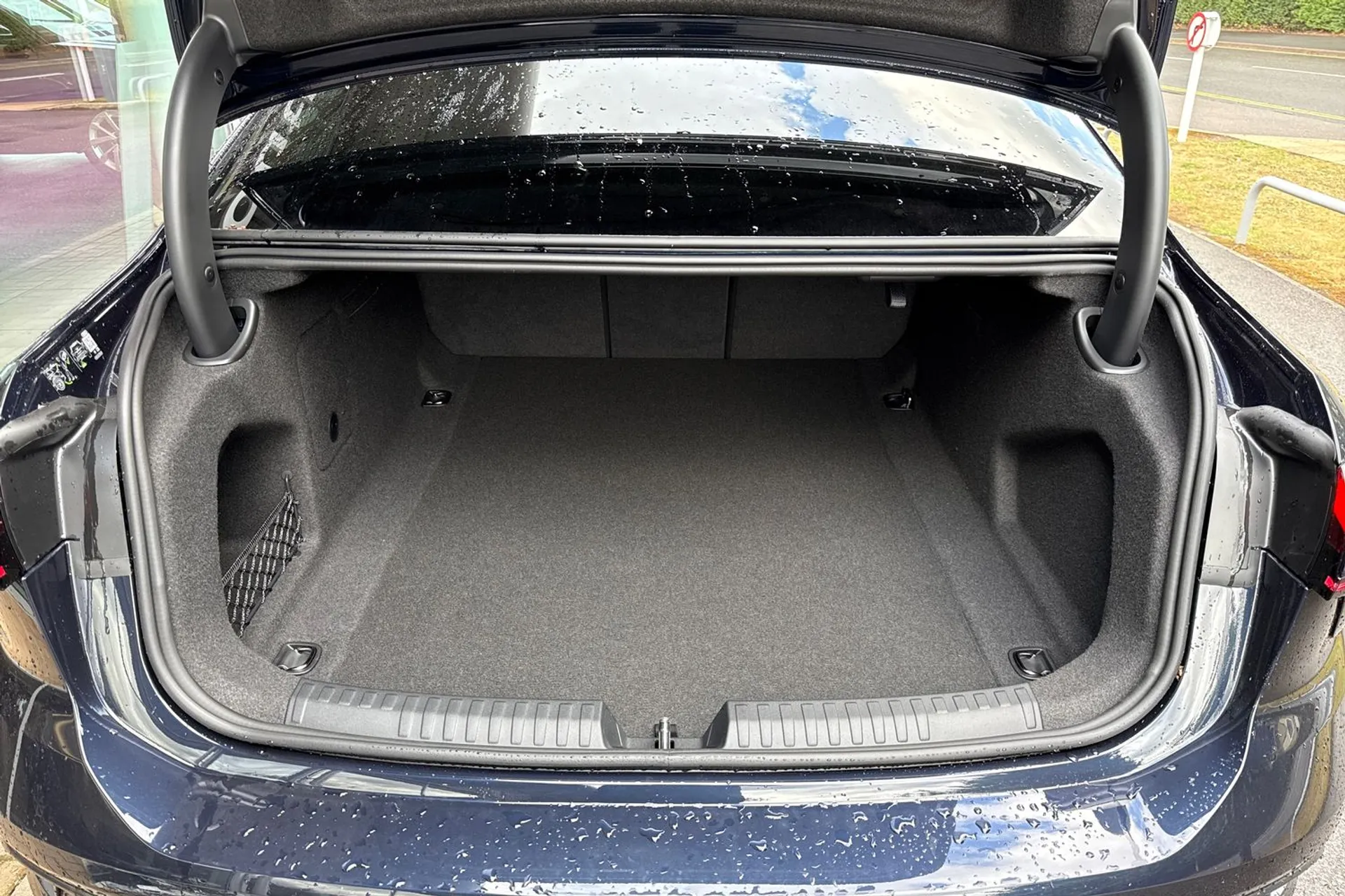 Audi A6 thumbnail image number 18