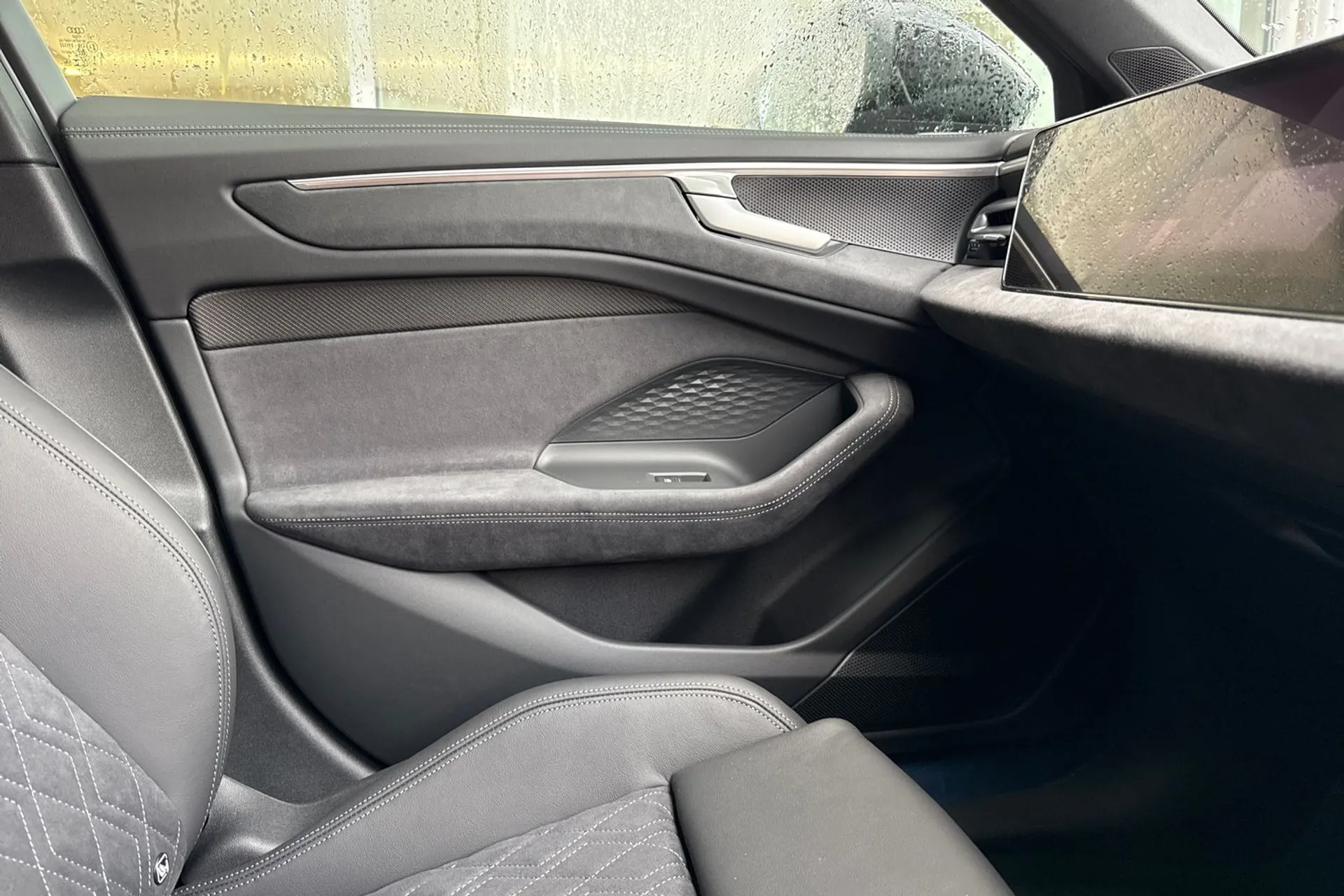 Audi A6 thumbnail image number 39