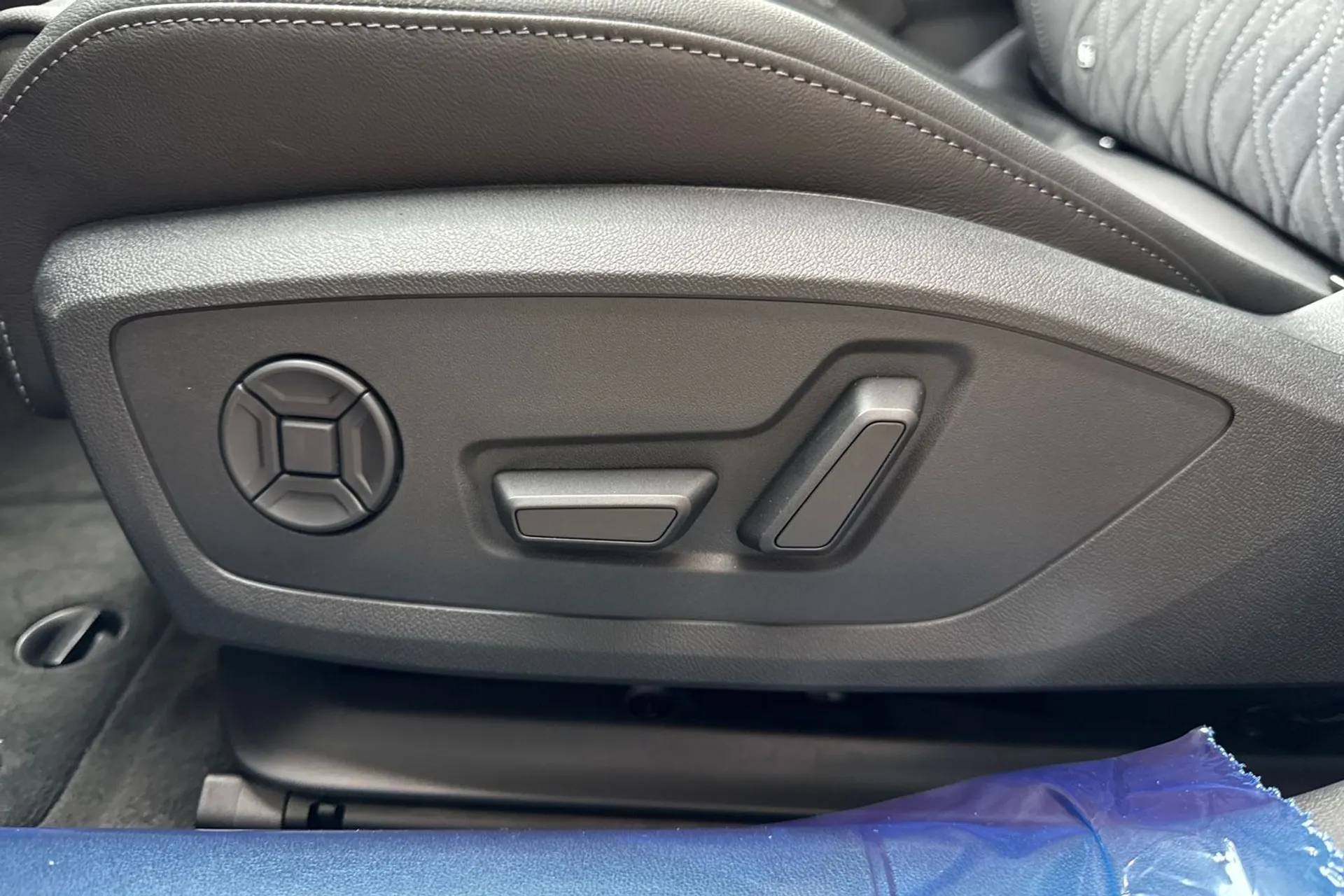 Audi A6 thumbnail image number 26