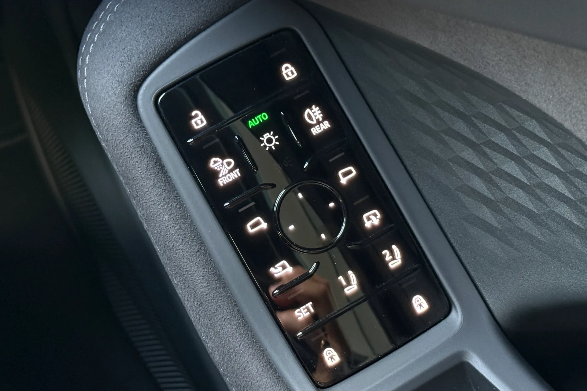 Audi A6 thumbnail image number 14